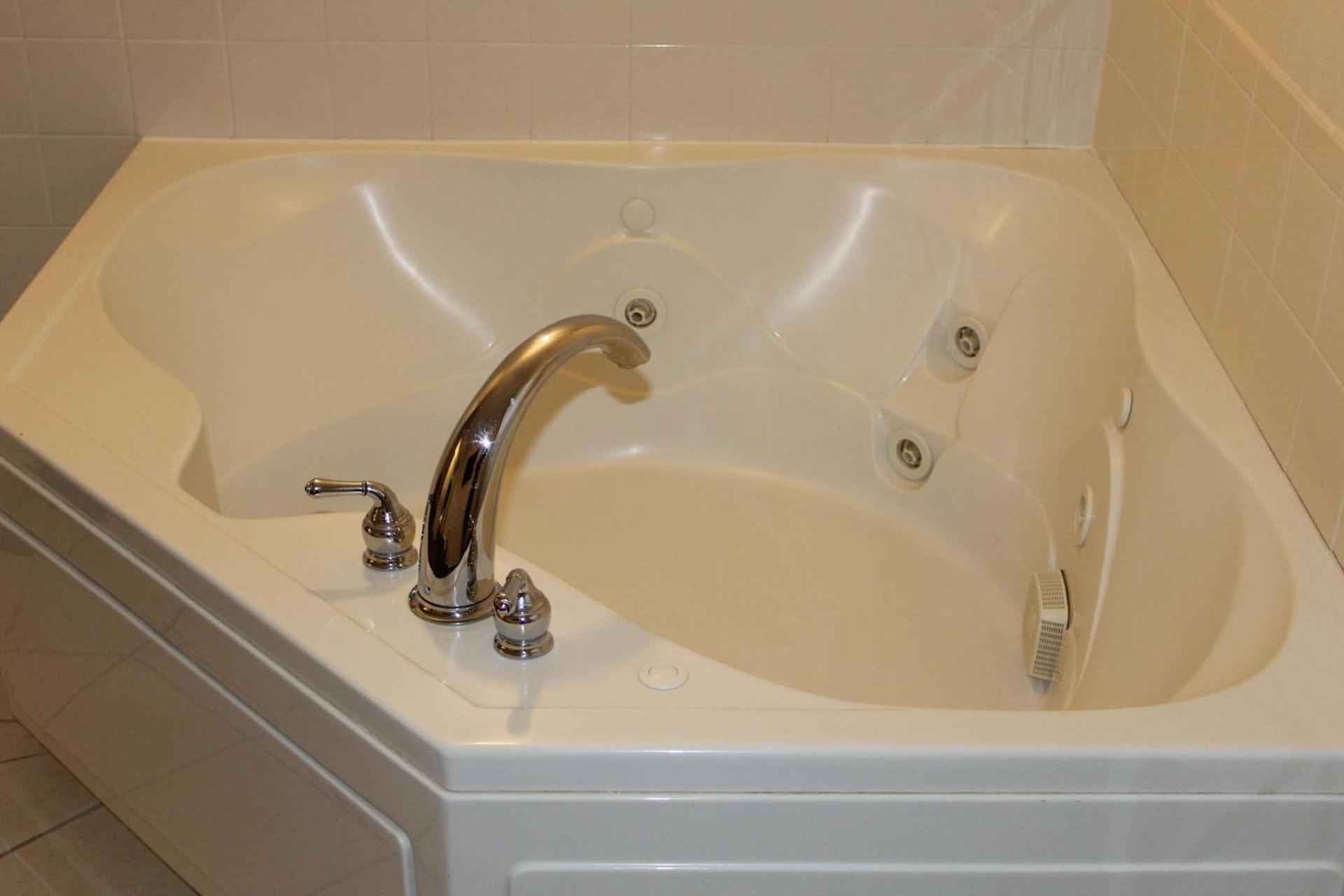 Best Western Plus Yadkin Valley Inn & Suites photo 29