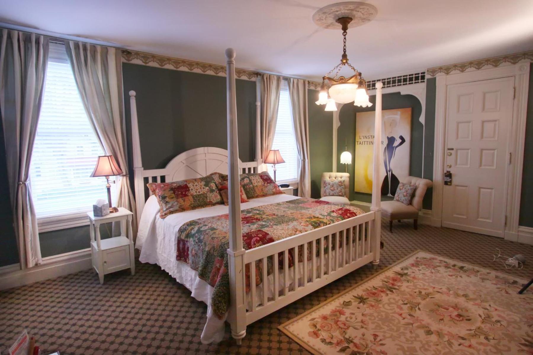 Vandiver Inn photo 15