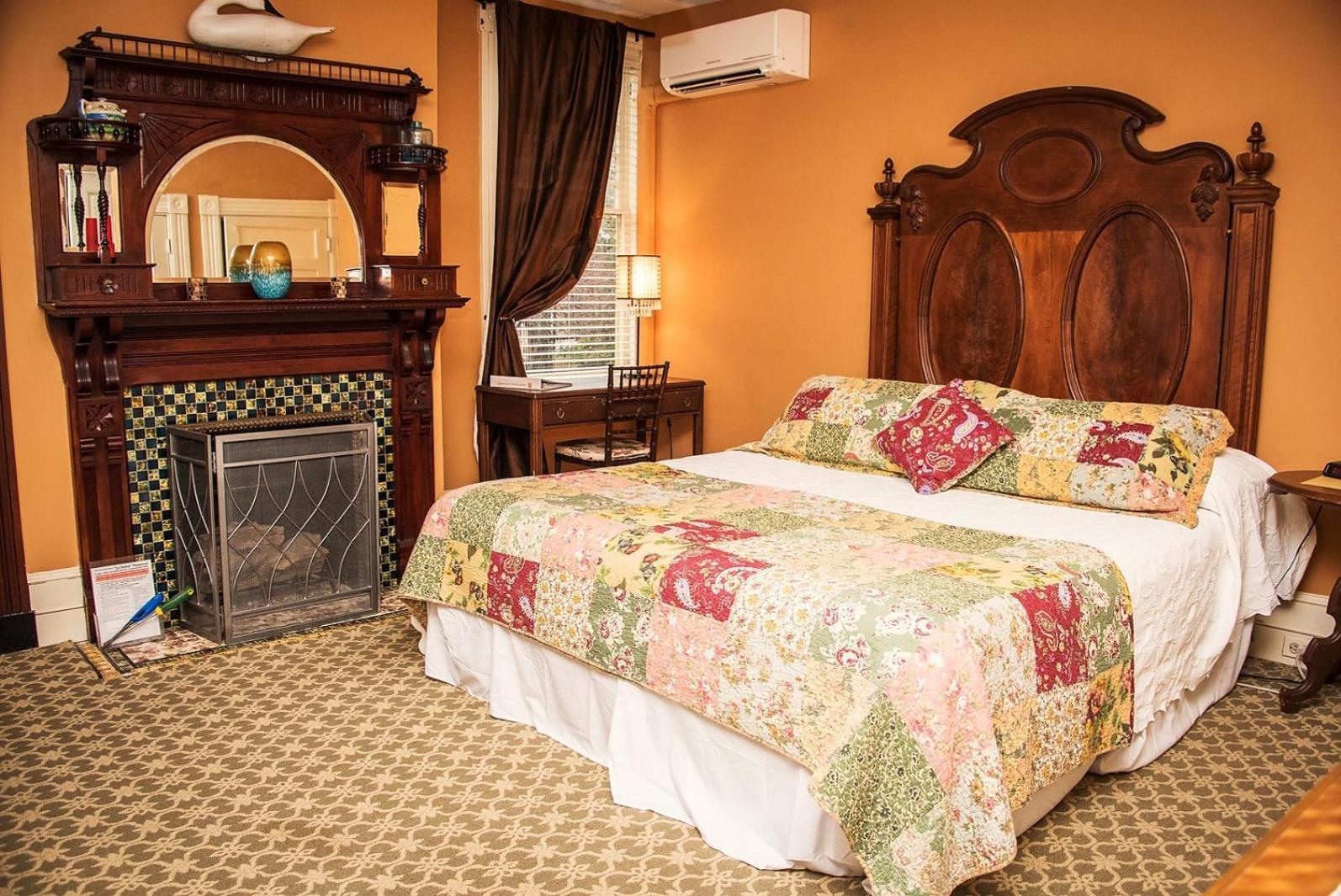 Vandiver Inn photo 70