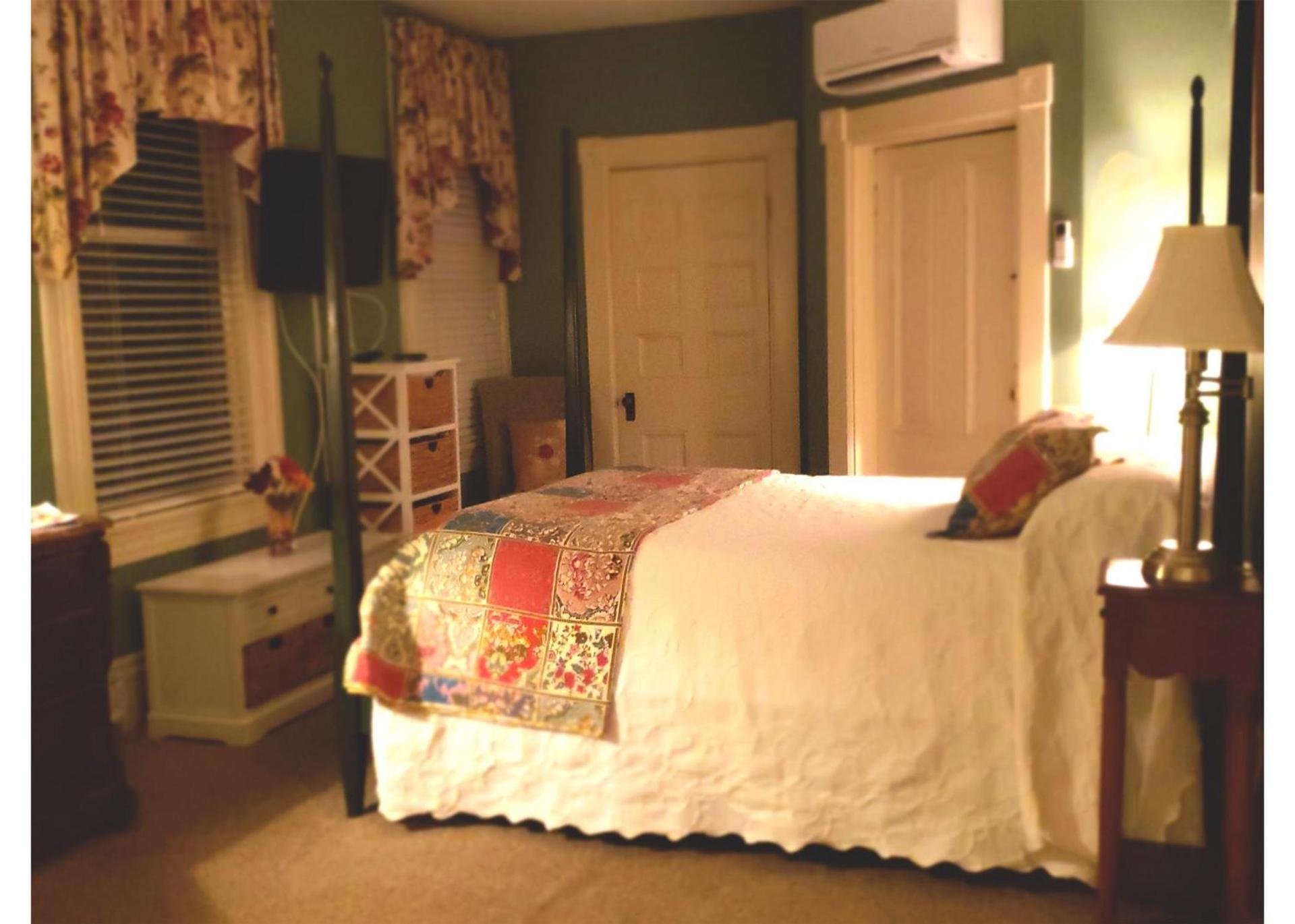 Vandiver Inn photo 65