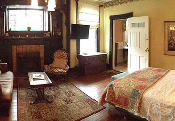Vandiver Inn photo 63