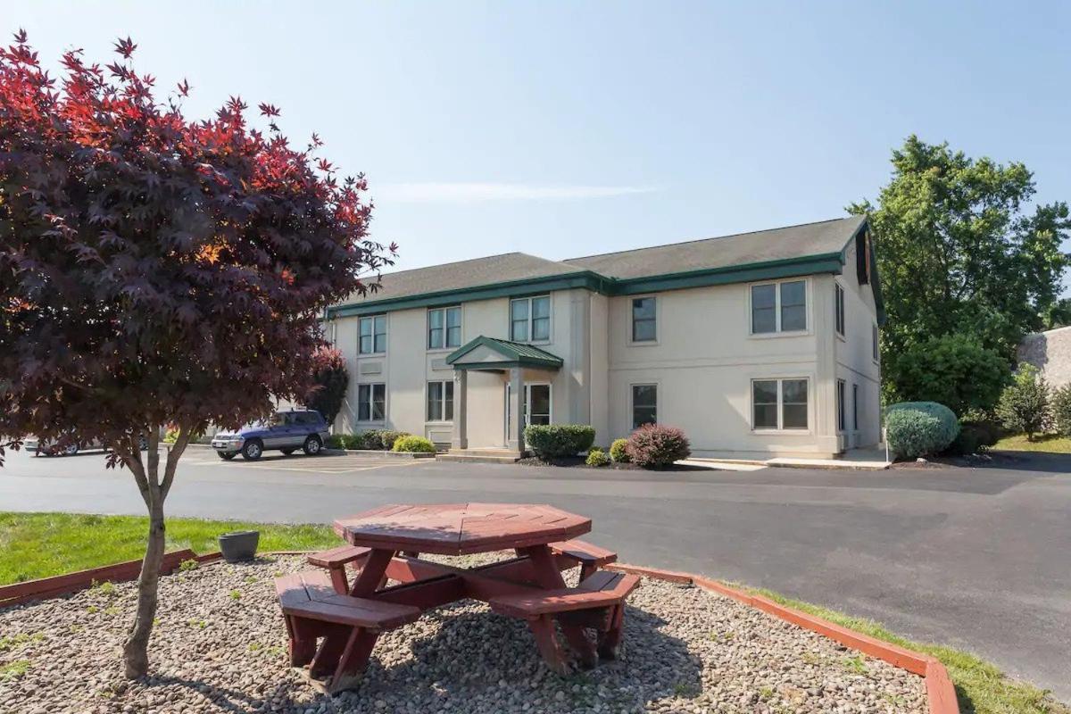 Super 8 by Wyndham Harrisburg Hershey West photo 23