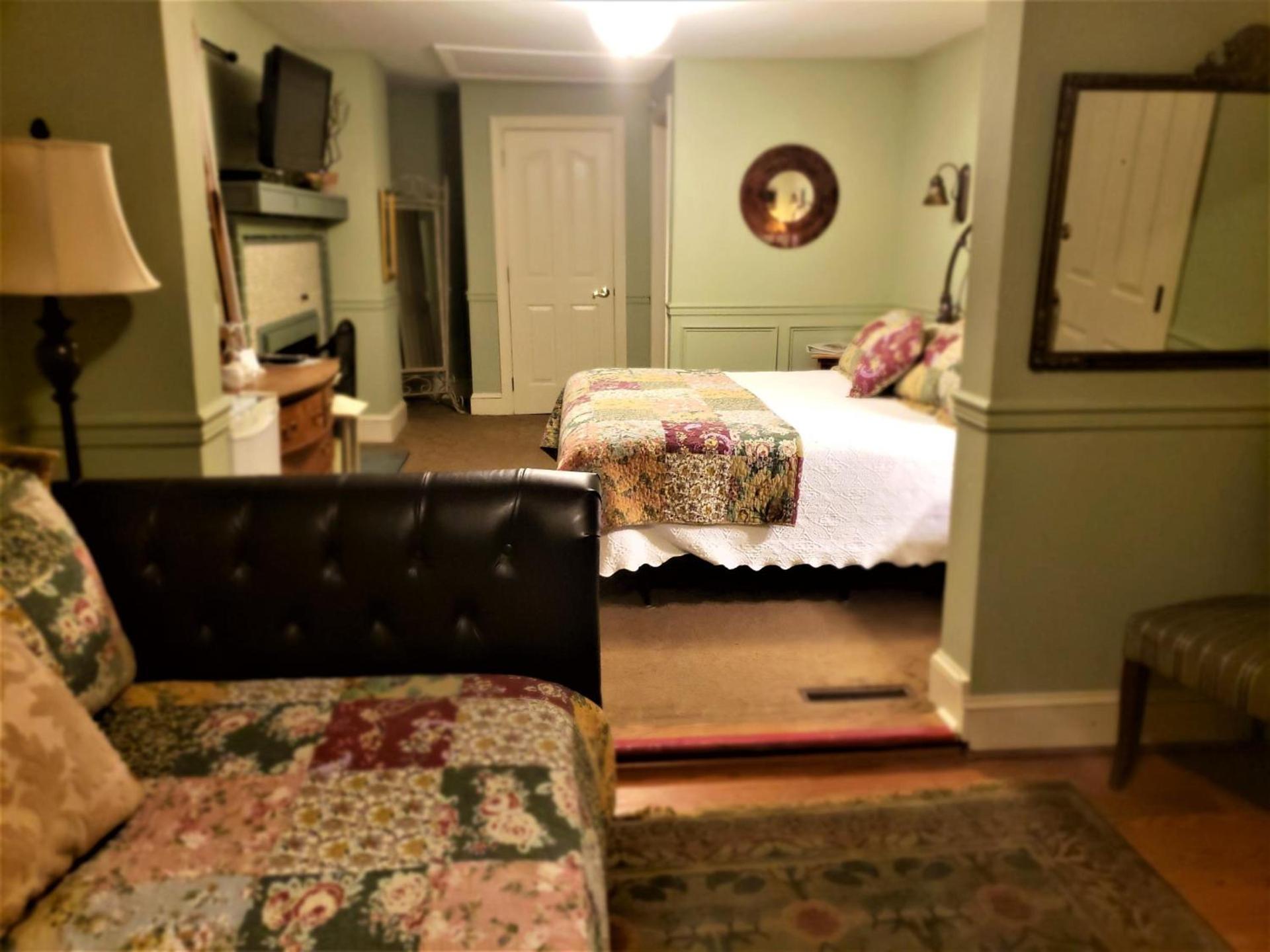 Vandiver Inn photo 43