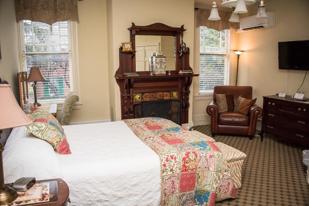 Vandiver Inn photo 45