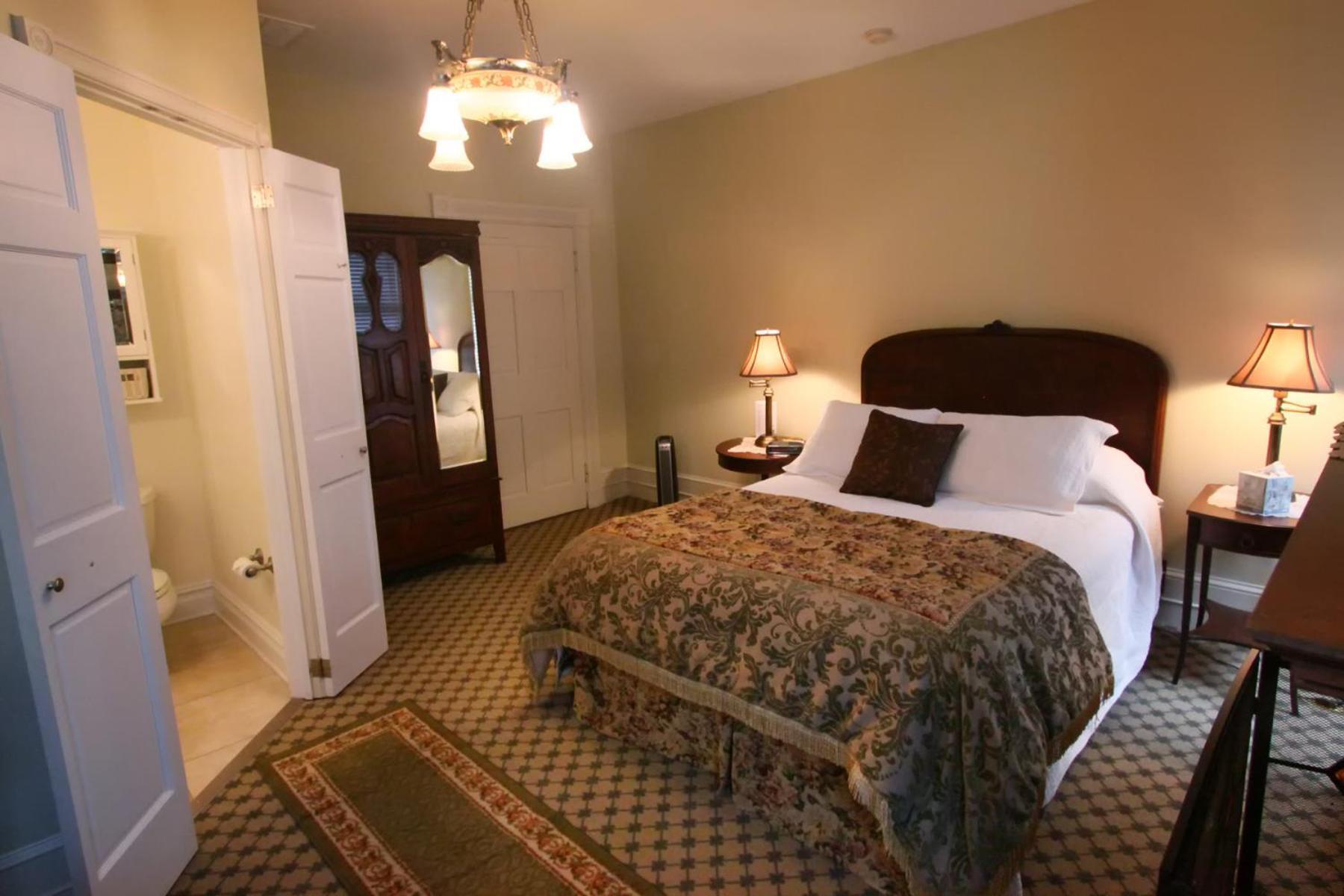 Vandiver Inn photo 47