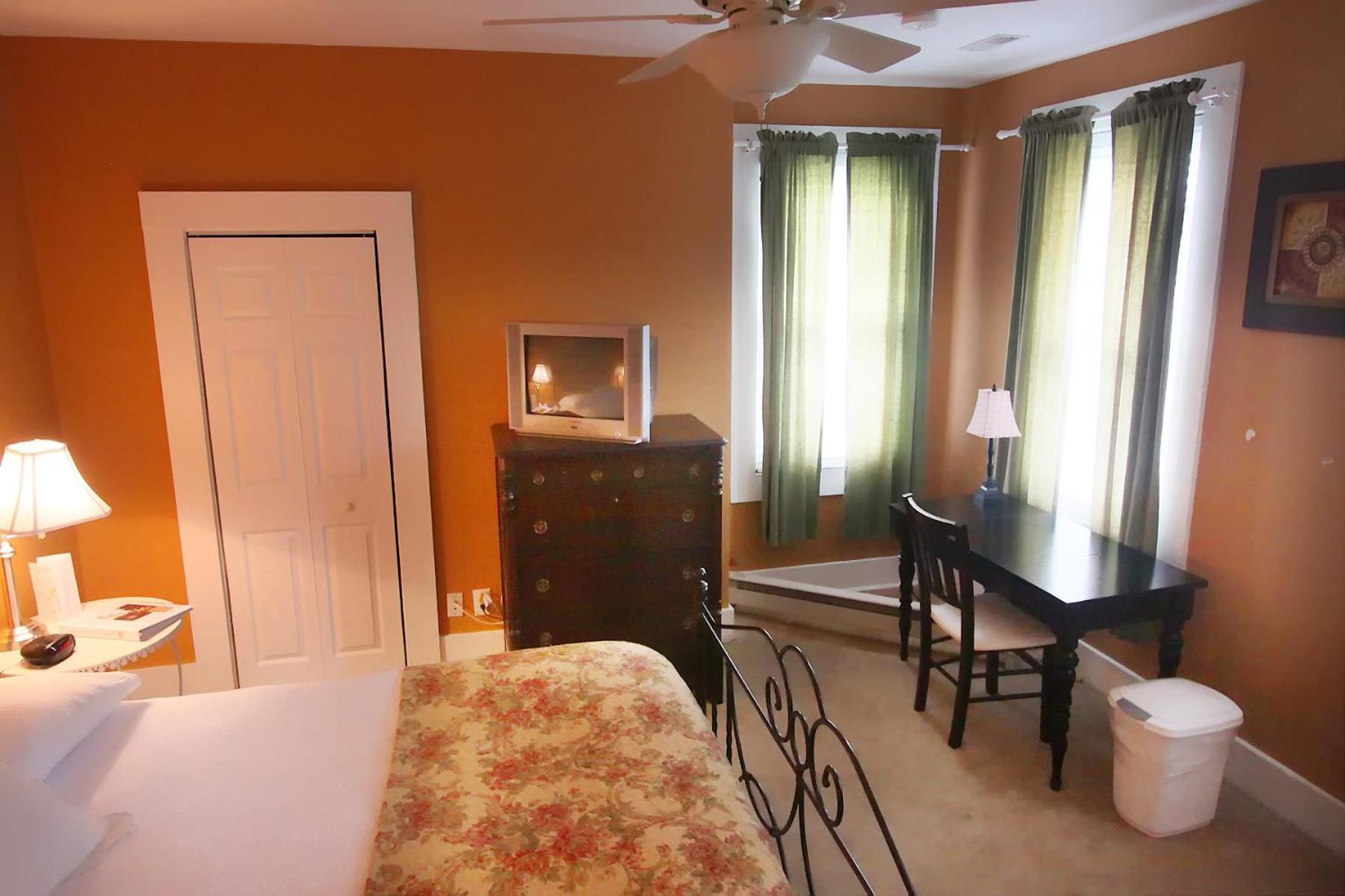 Vandiver Inn photo 31