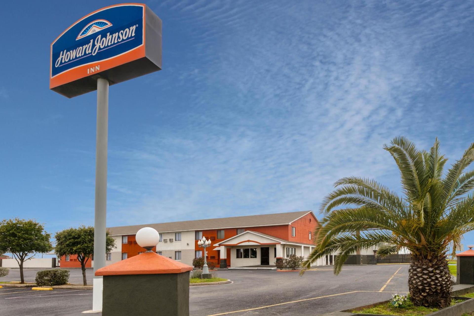 Howard Johnson by Wyndham Near Schlitterbahn photo 1