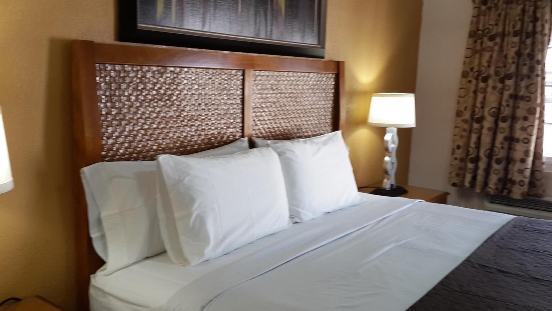 American Regency Inn photo 6