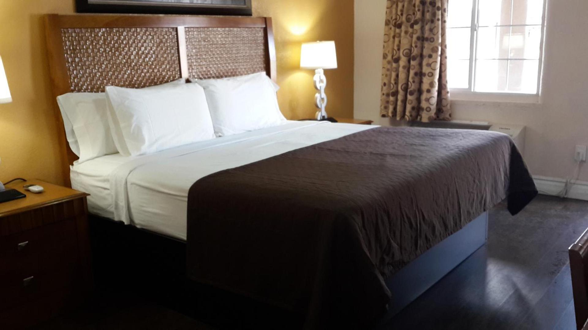 American Regency Inn photo 5