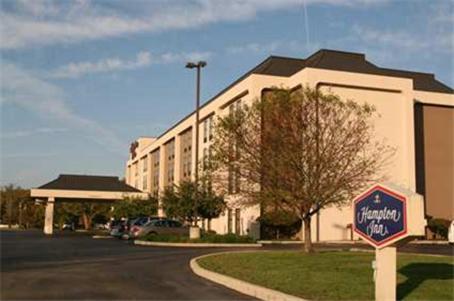 Hampton Inn Columbus/Taylorsville photo 34