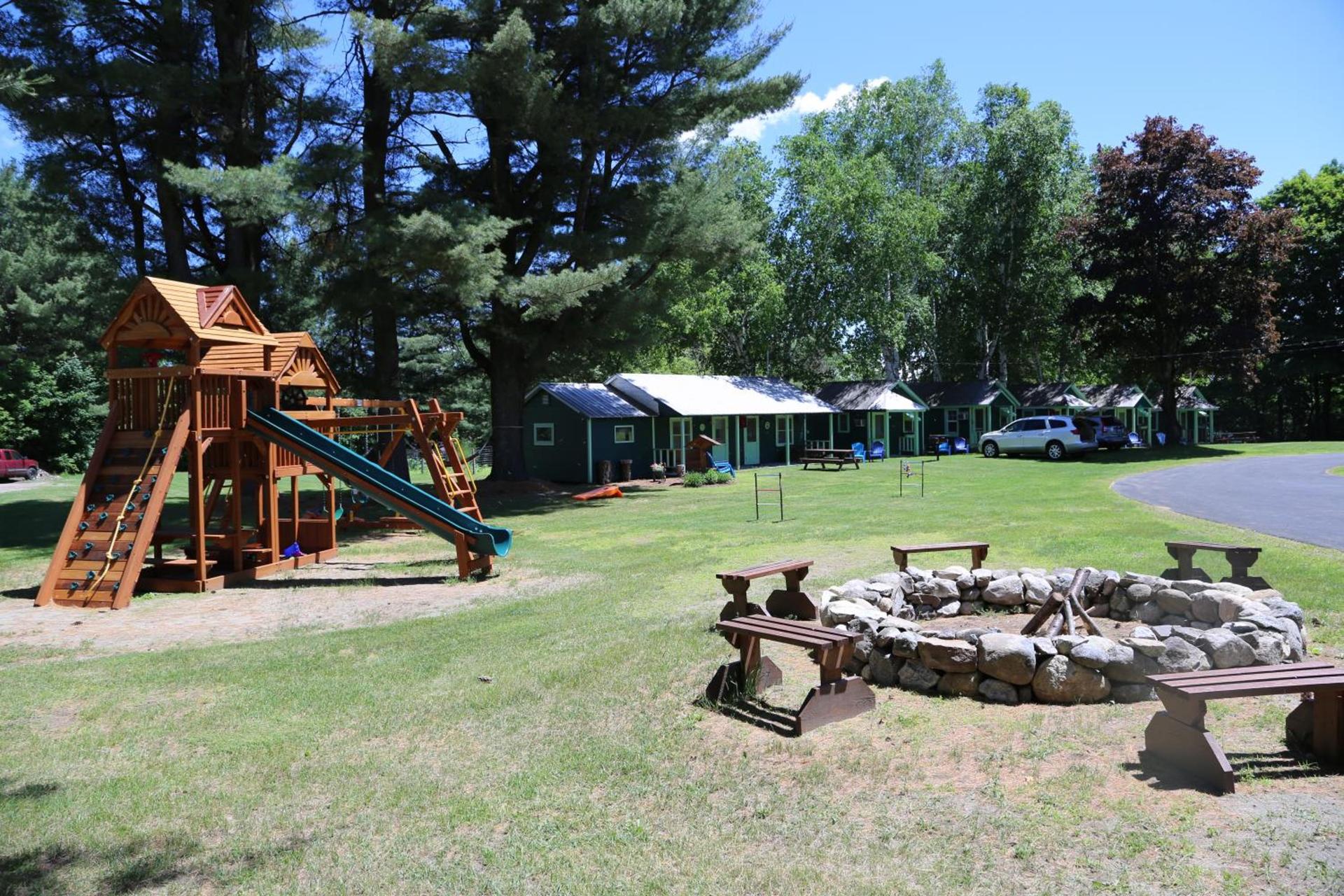 Rowe's Adirondack Cabins of Schroon Lake photo 37