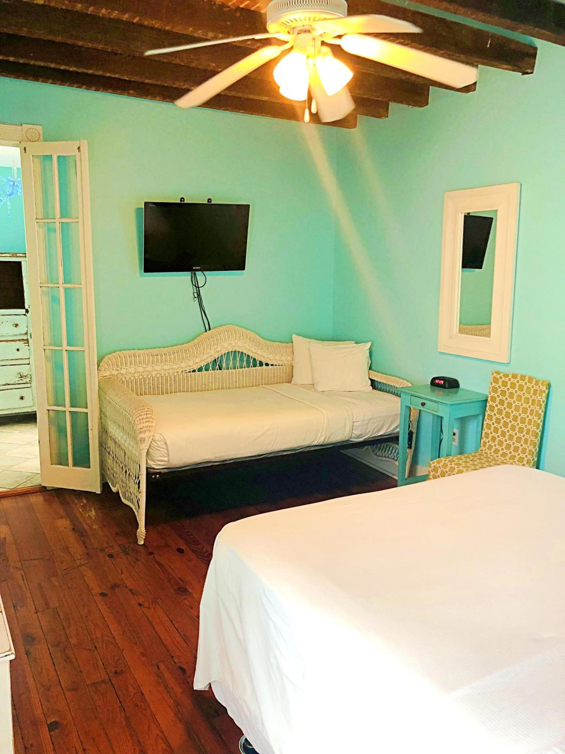Creole Gardens Guesthouse and Inn photo 19