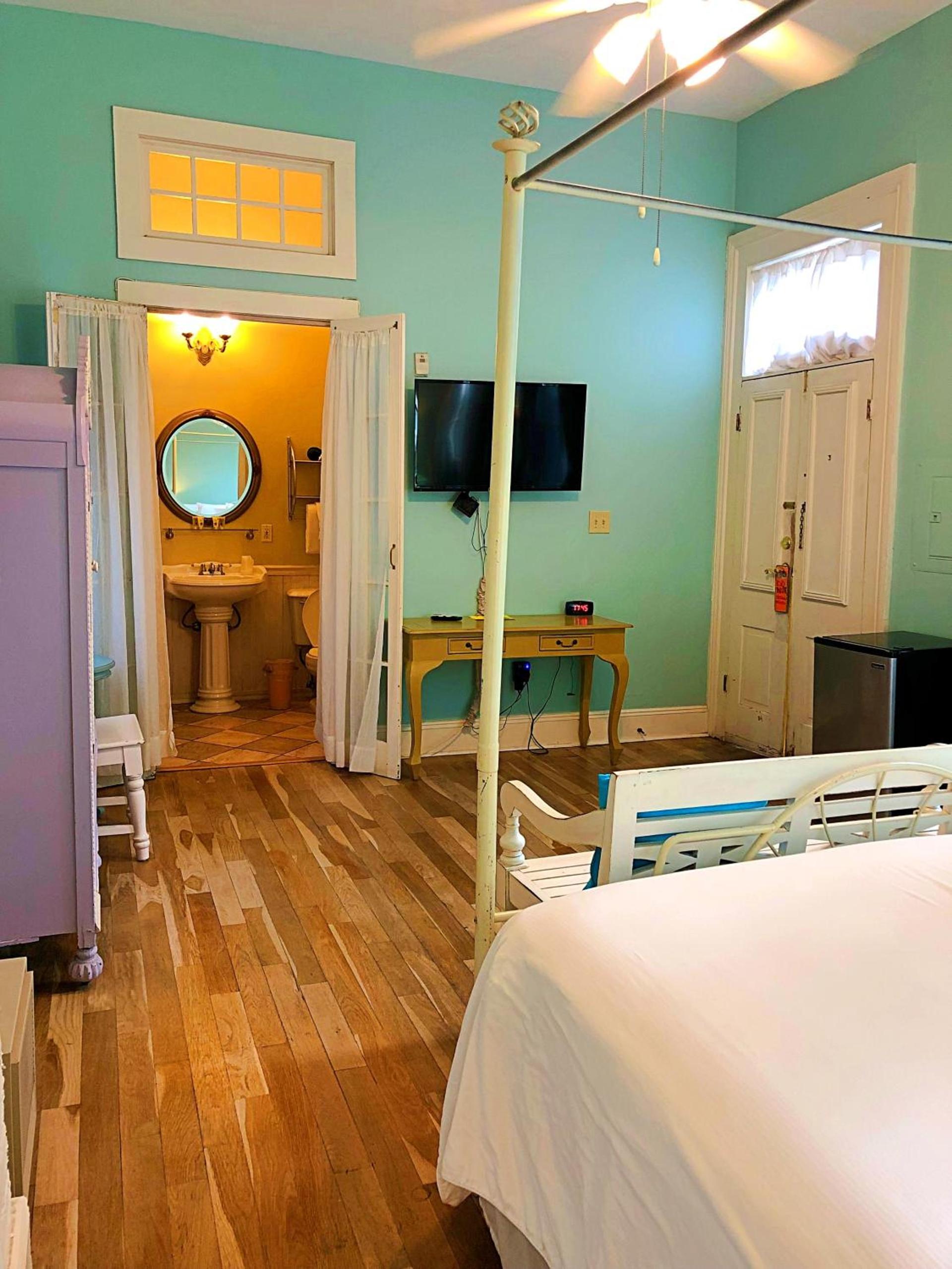 Creole Gardens Guesthouse and Inn photo 9