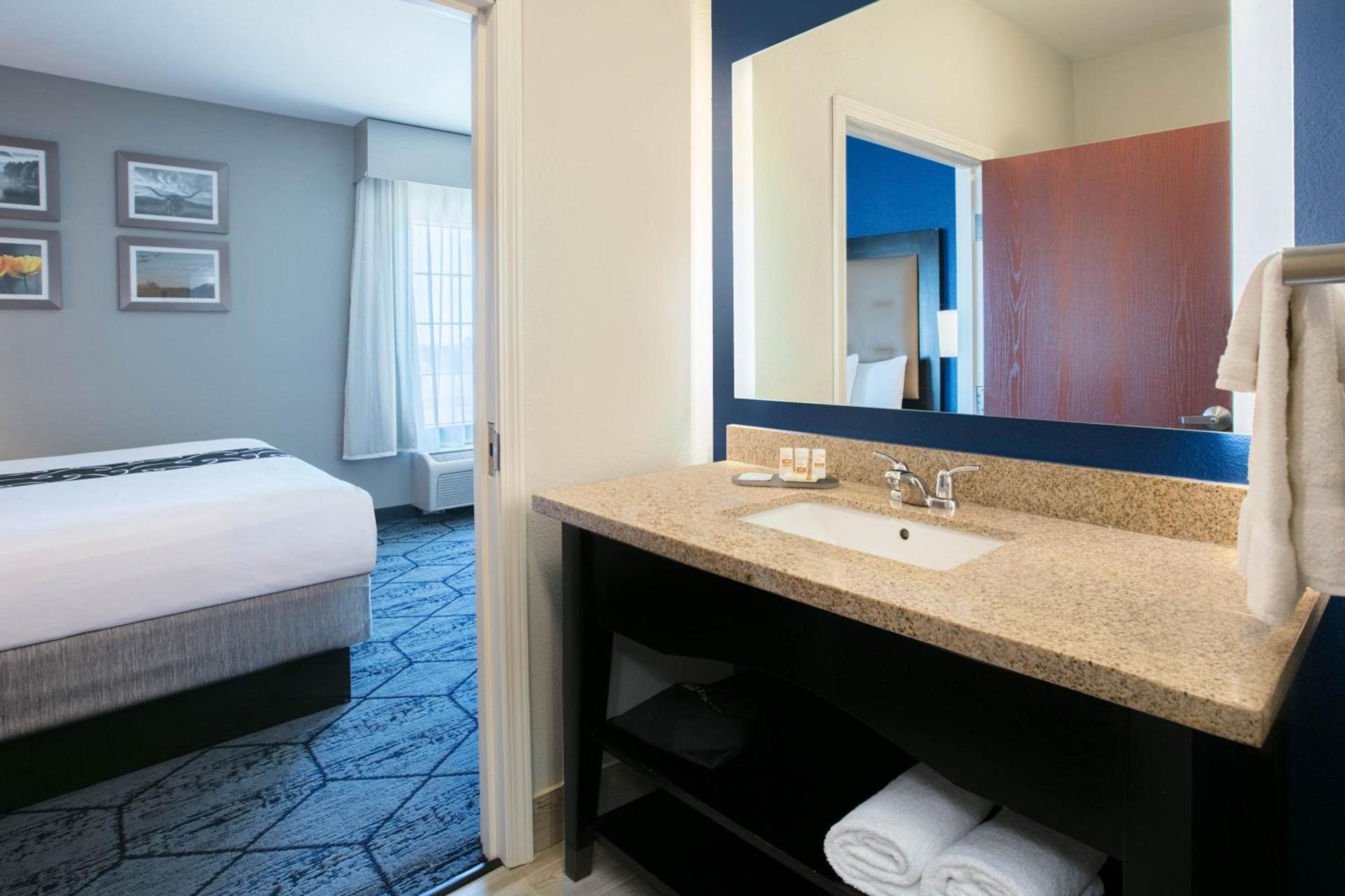La Quinta by Wyndham Denton - University Drive photo 39