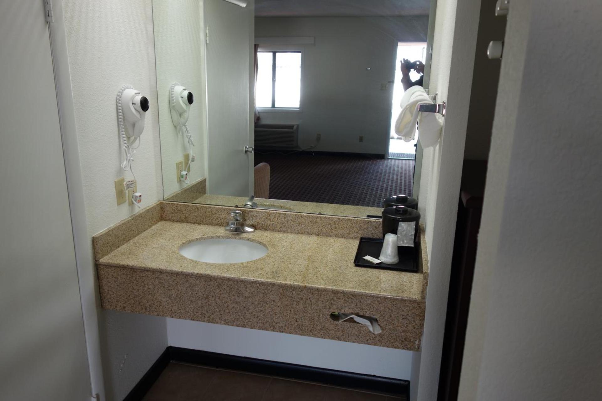 VIP Inn and Suites photo 18
