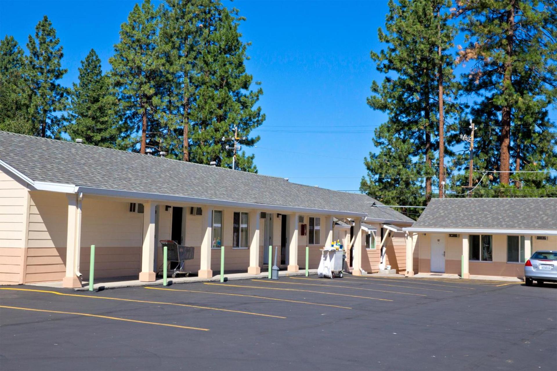 Shasta Pines Motel & Suites photo 39