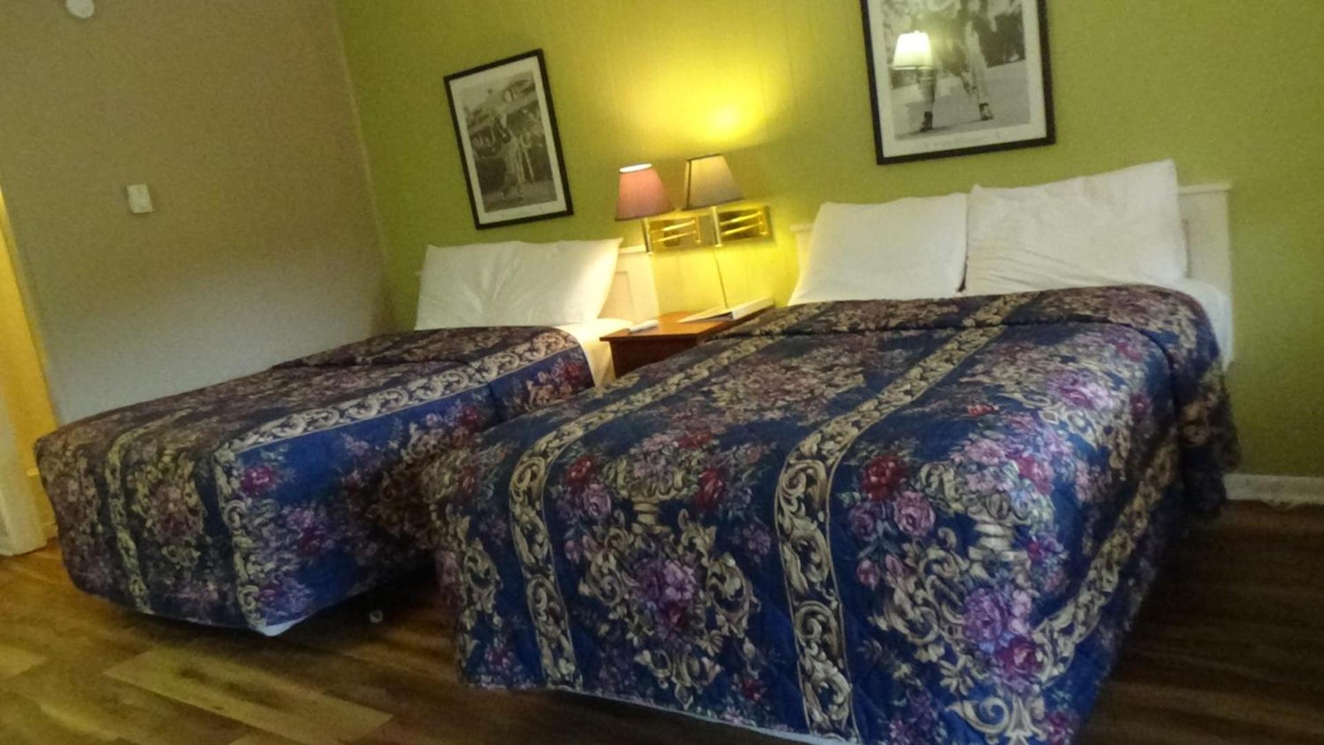 Roseloe Motel photo 61