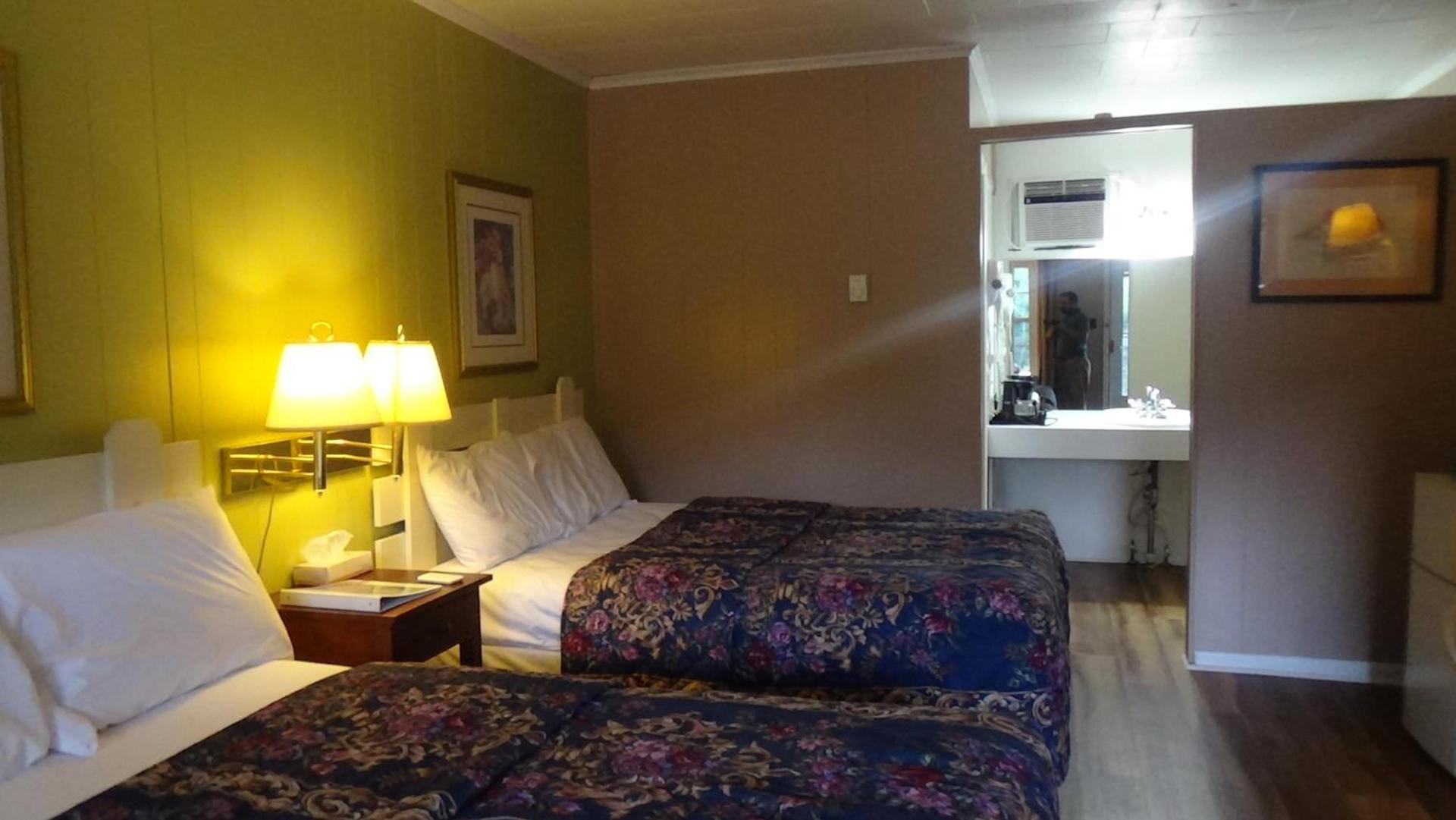 Roseloe Motel photo 83