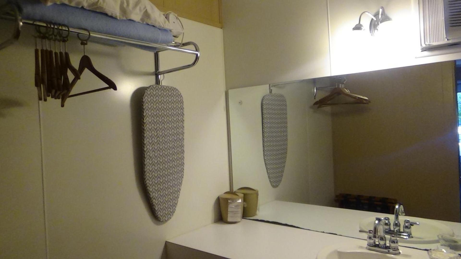 Roseloe Motel photo 93