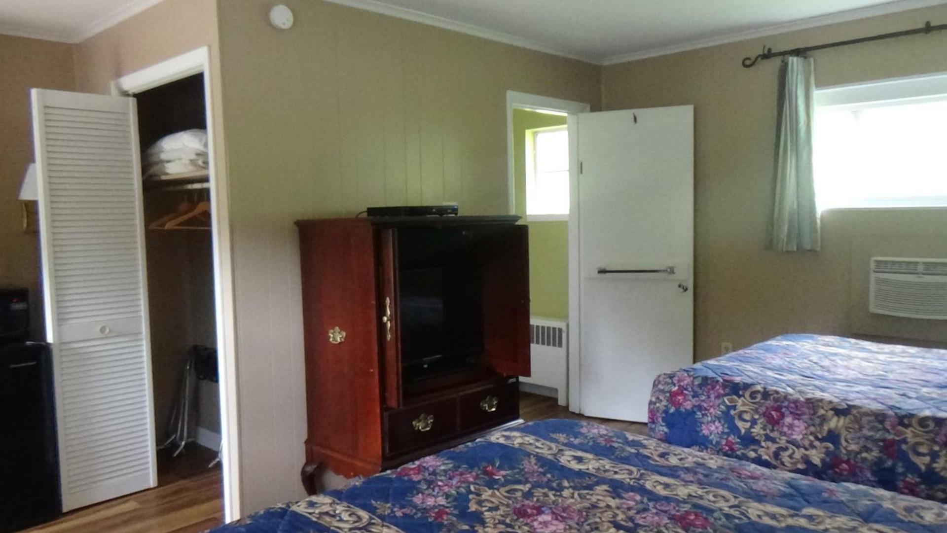 Roseloe Motel photo 63