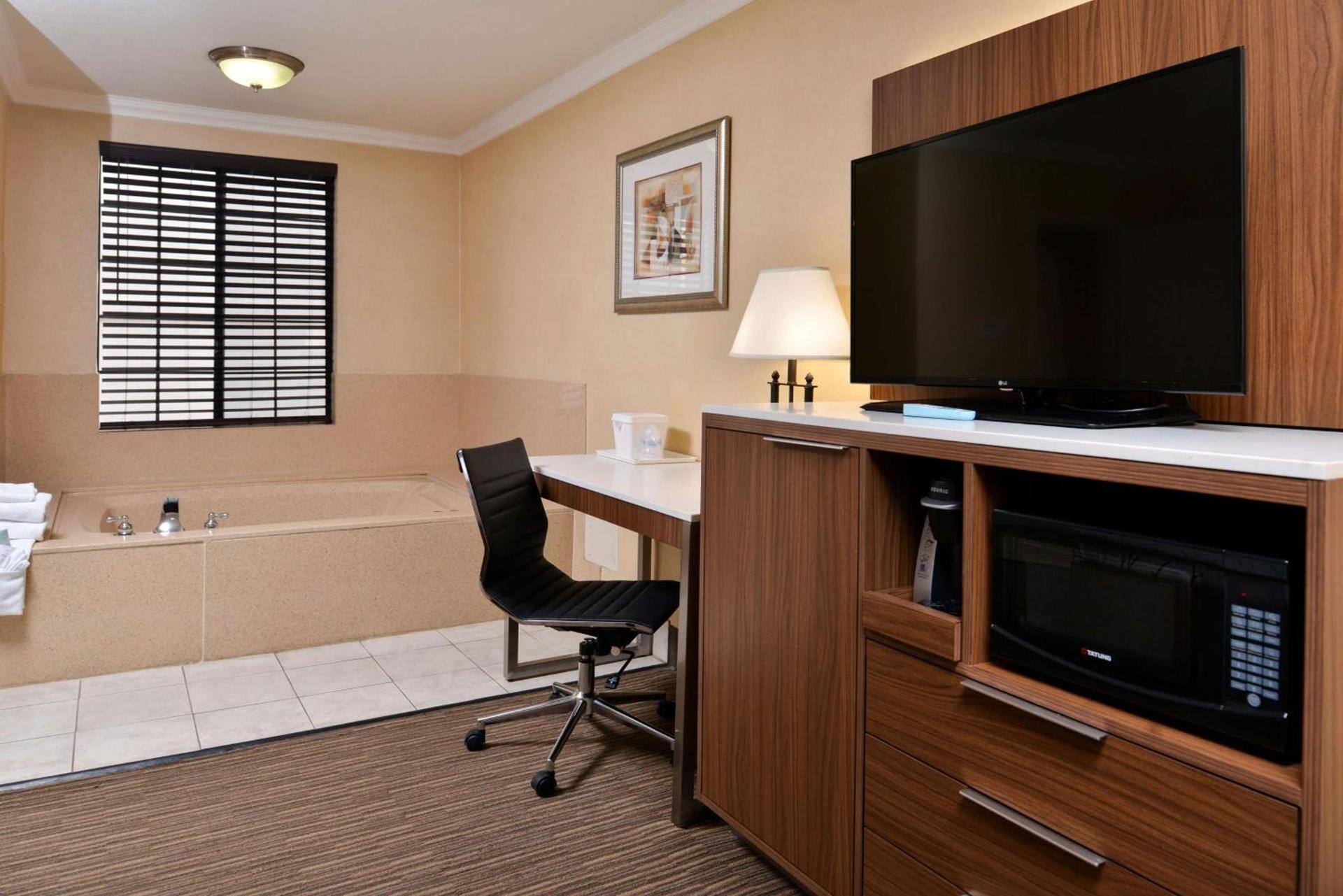 Best Western Hollywood Plaza Hotel - Walk of Fame Film City LA photo 26