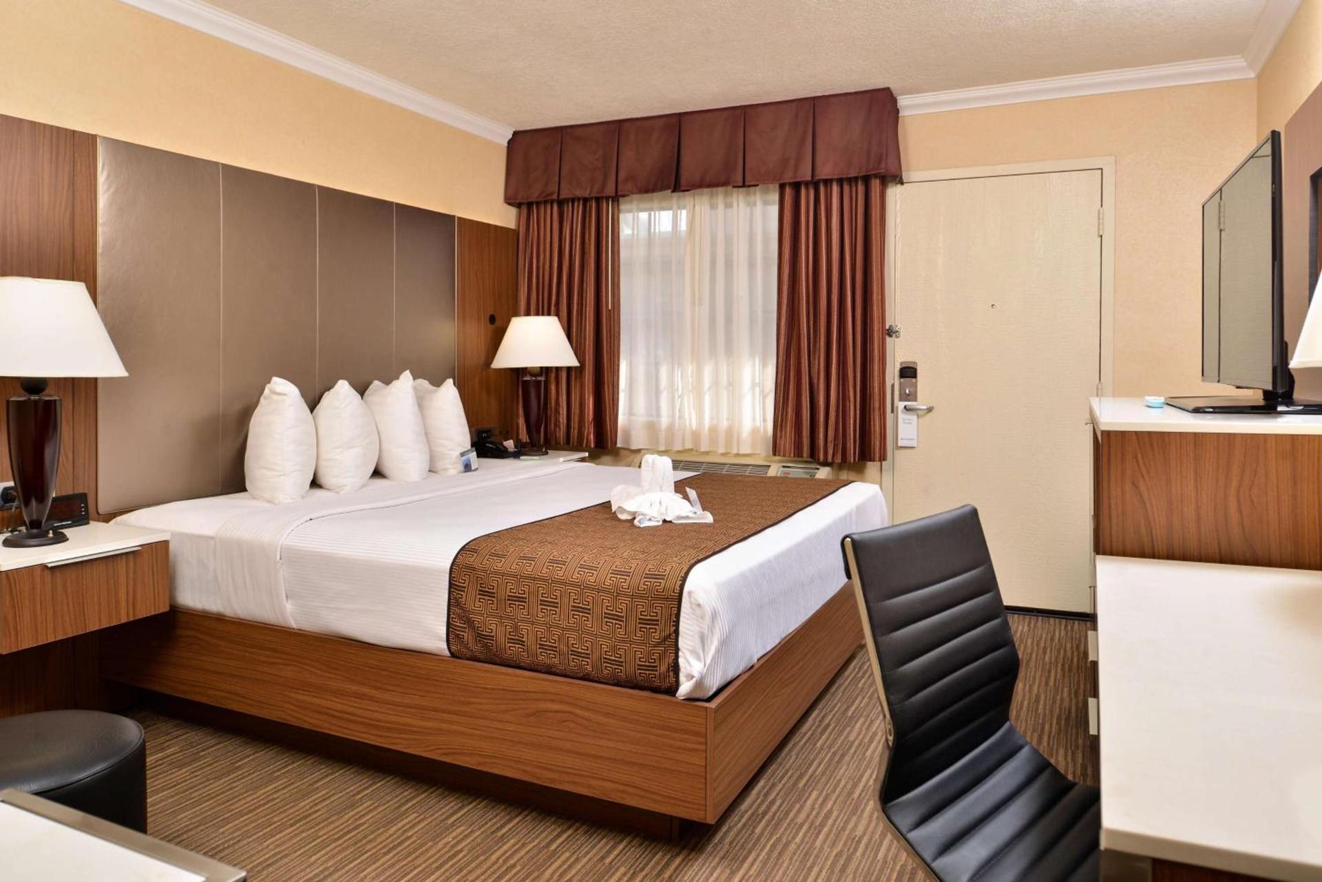 Best Western Hollywood Plaza Hotel - Walk of Fame Film City LA photo 17