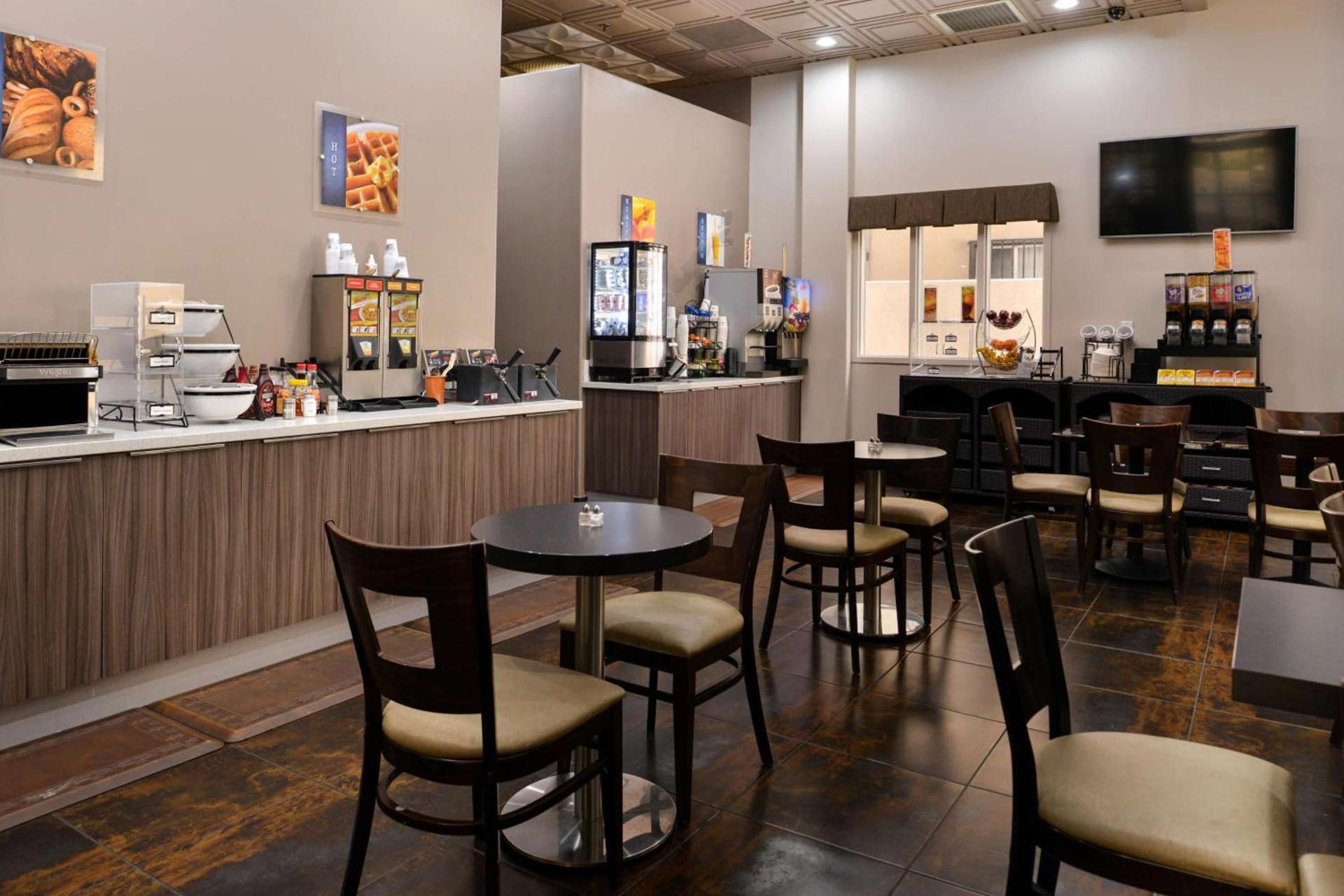 Best Western Plus Suites Hotel - LAX Airport LA Stadium photo 7