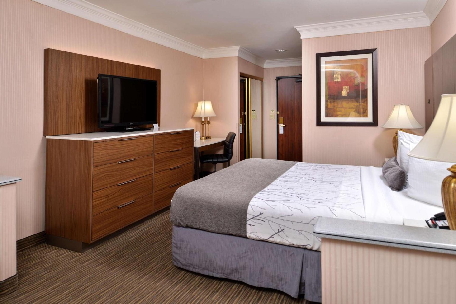 Best Western Plus Suites Hotel - LAX Airport LA Stadium photo 13