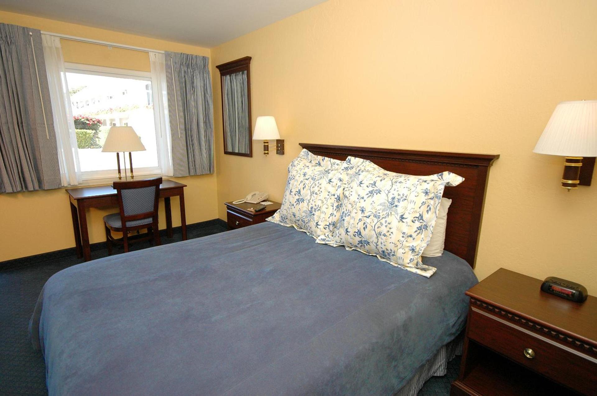 Monterey Bay Lodge photo 31
