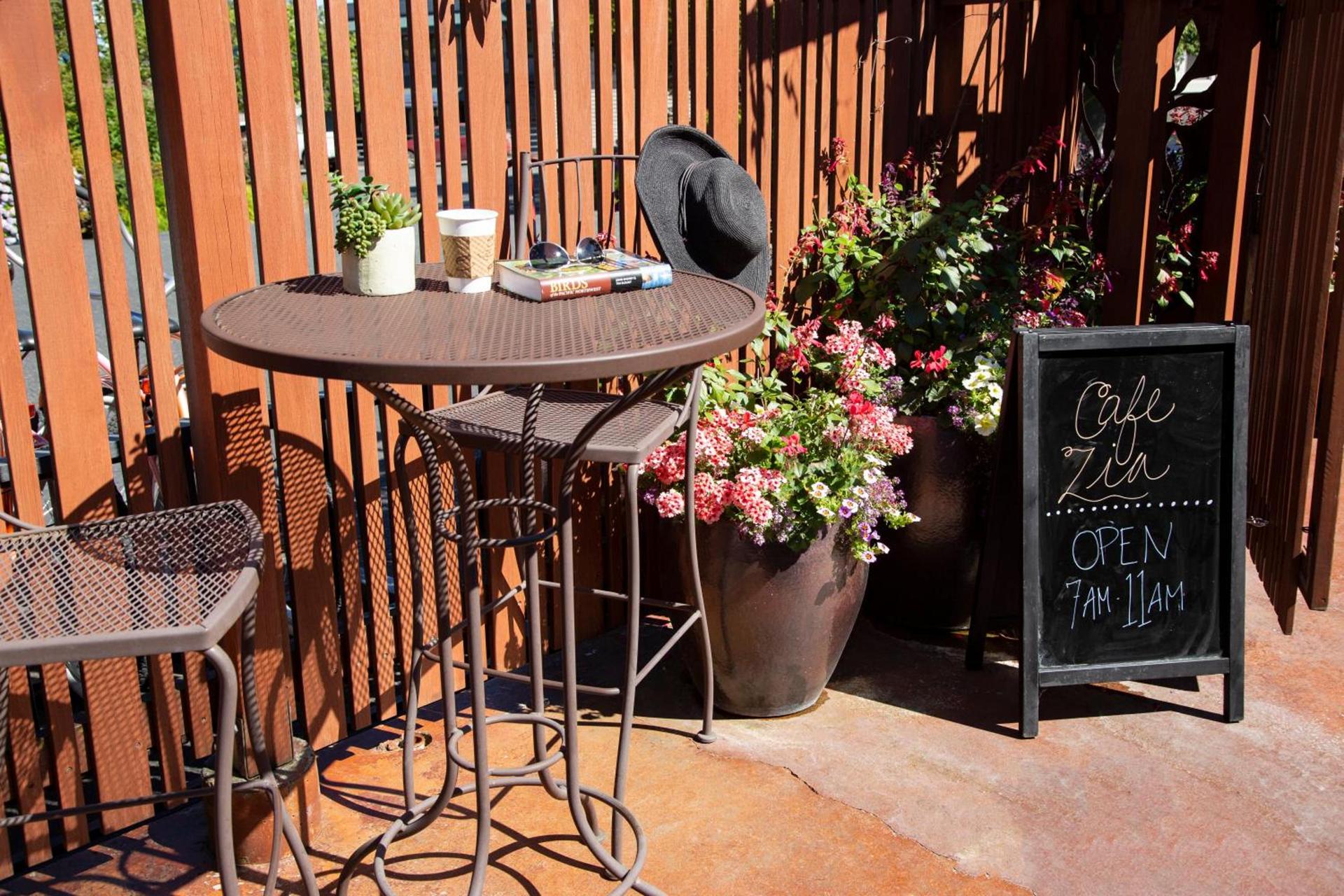 Earthbox Inn & Spa photo 2
