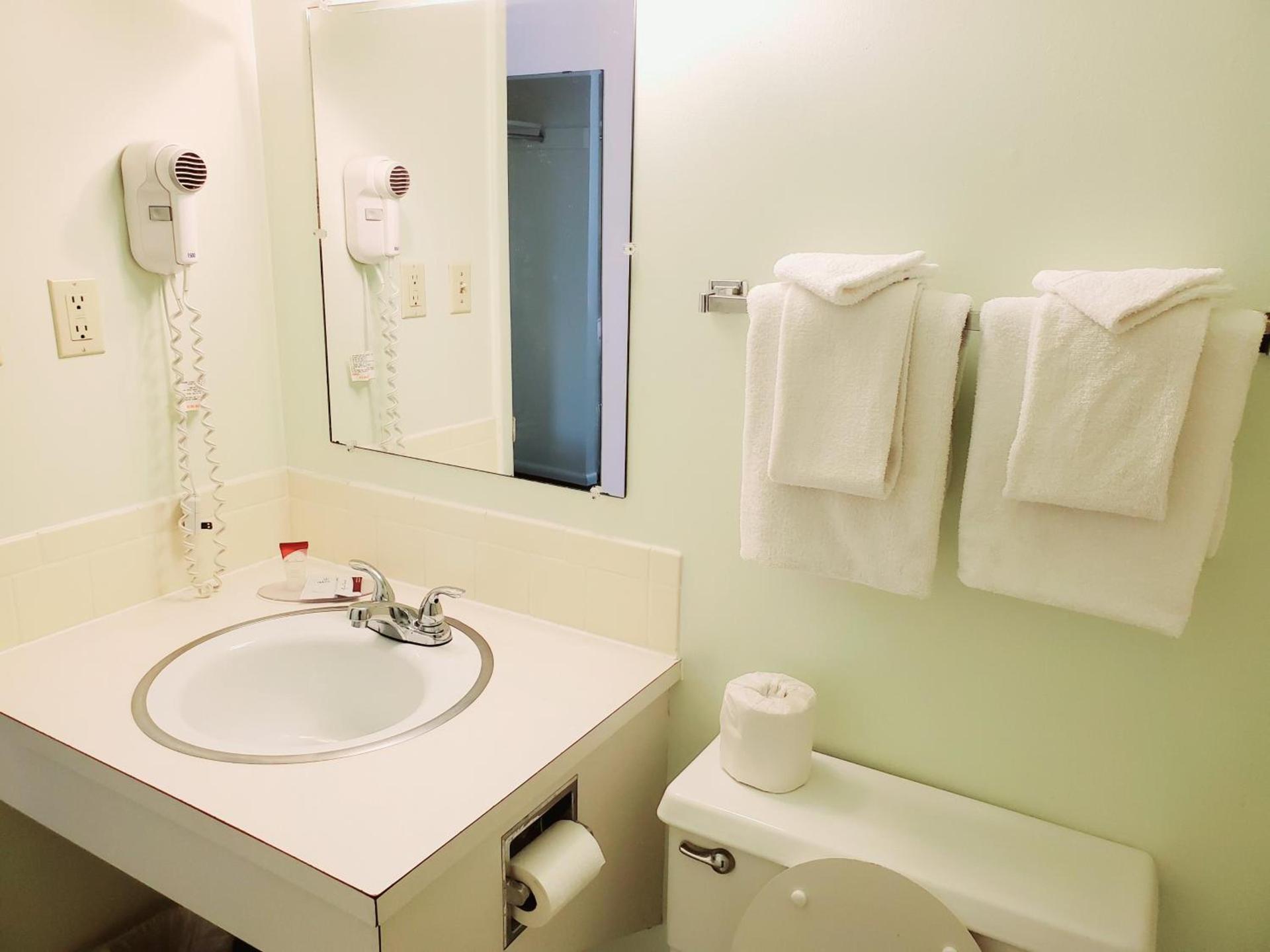 The Budget Inn Express photo 20