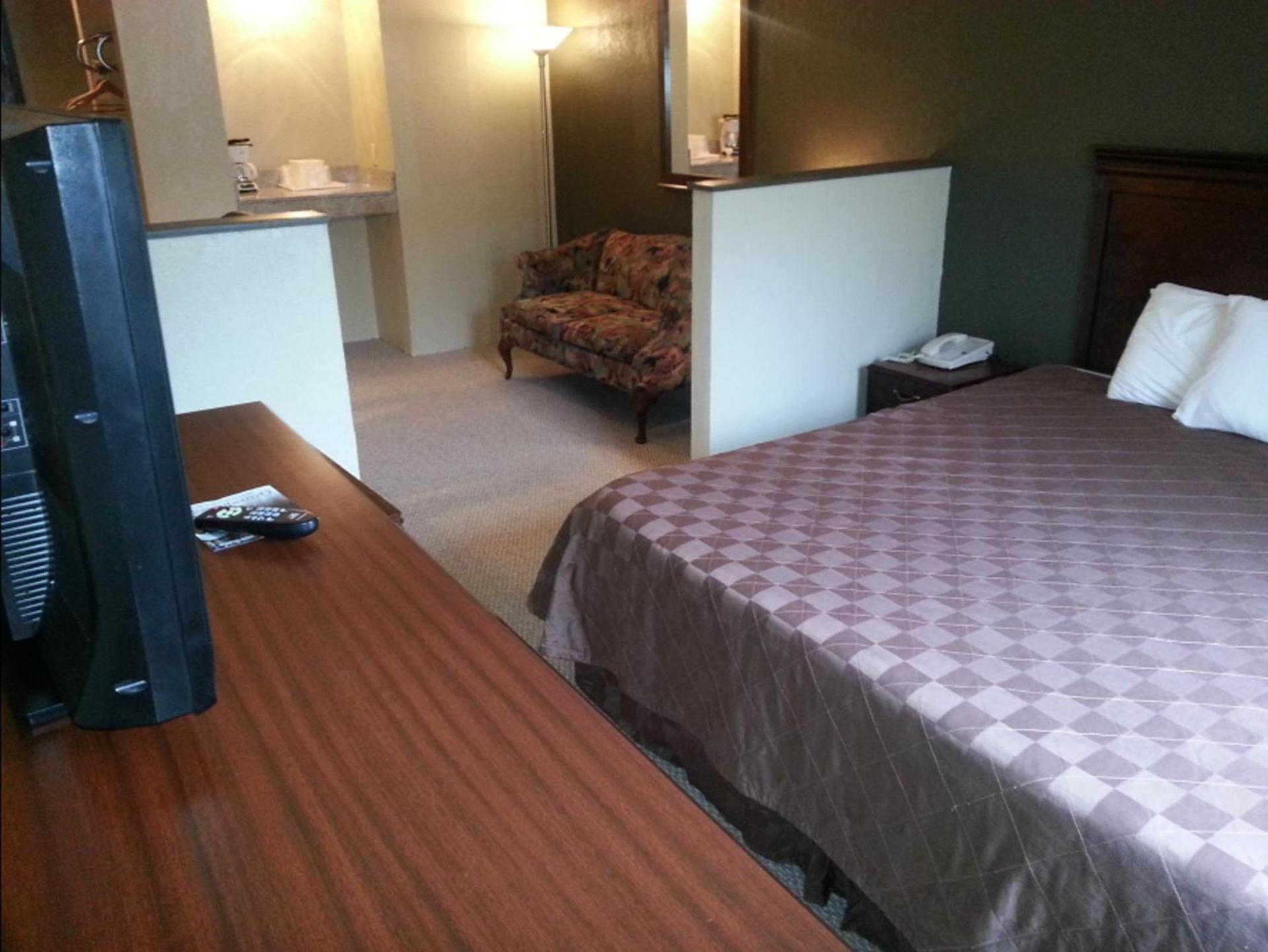 Americourt Hotel and Suites - Elizabethton photo 50