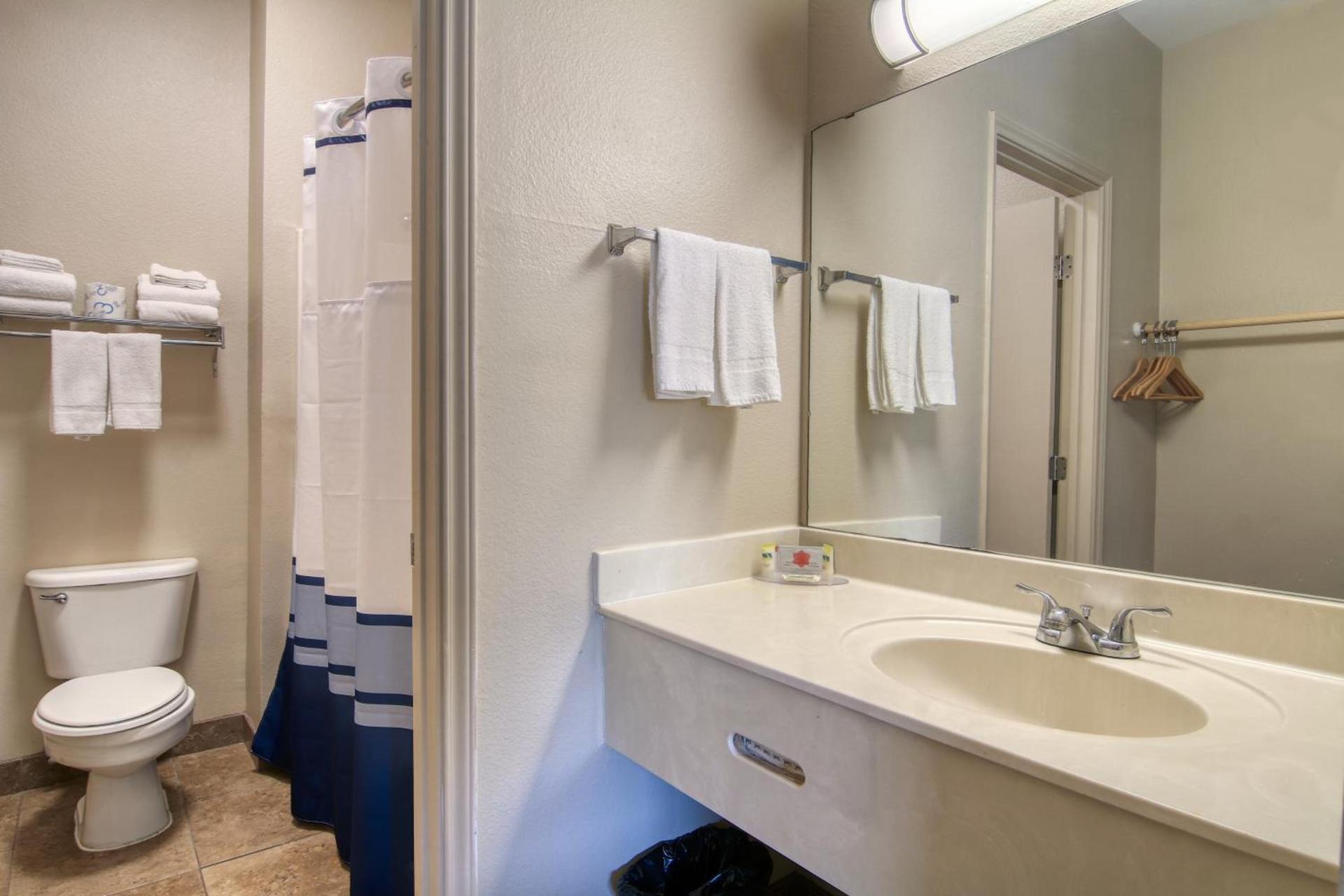 Alister Square Inn photo 25