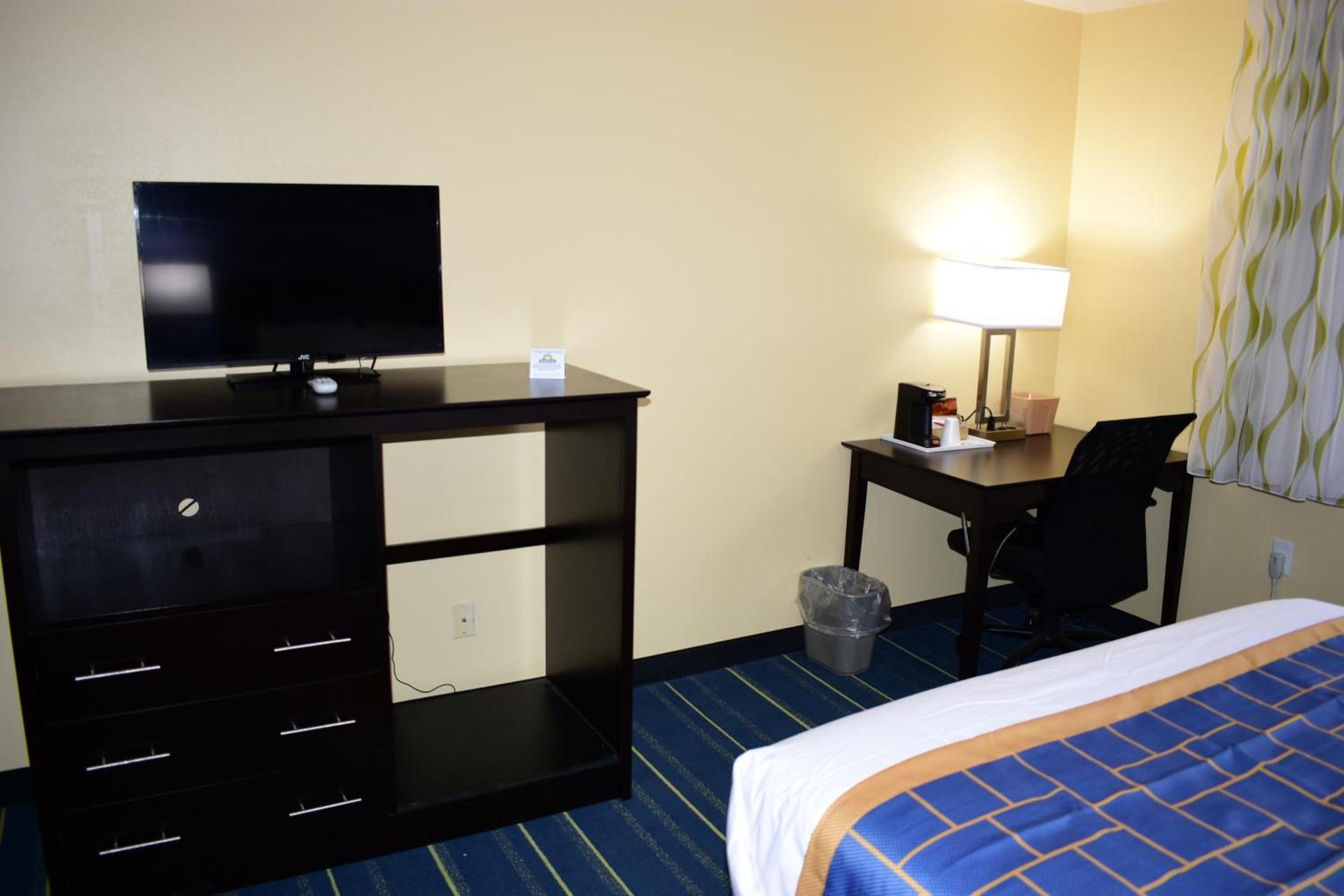 Days Inn by Wyndham Augusta photo 23