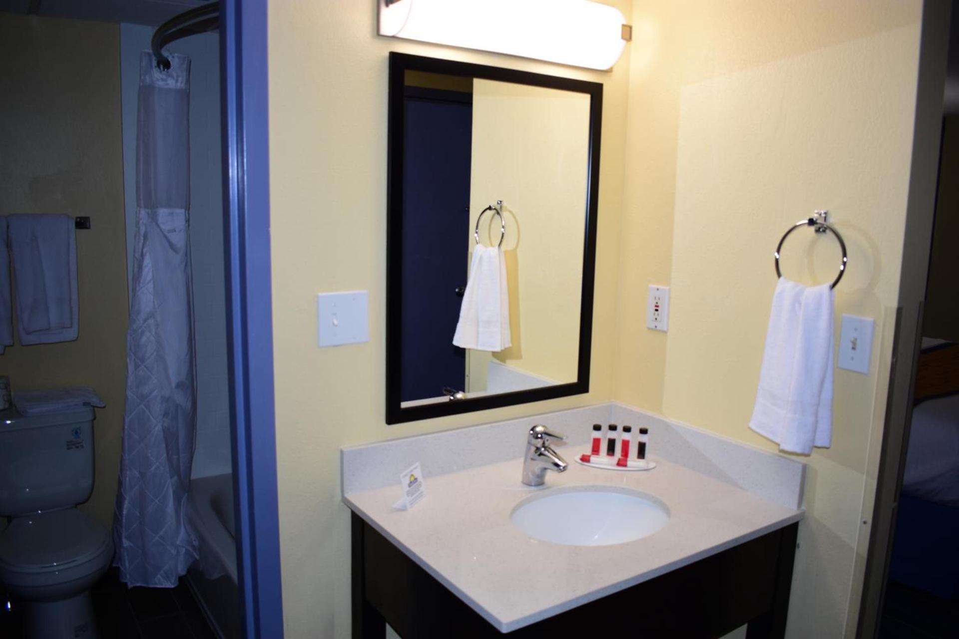 Days Inn by Wyndham Augusta photo 19