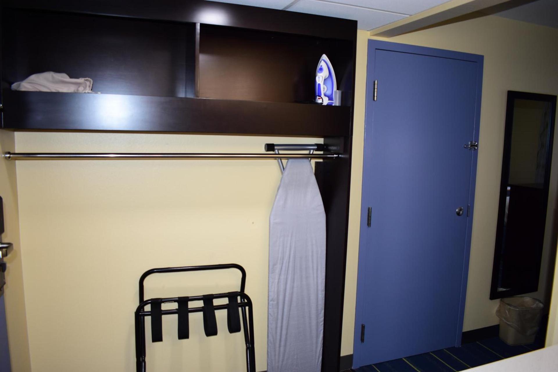 Days Inn by Wyndham Augusta photo 4
