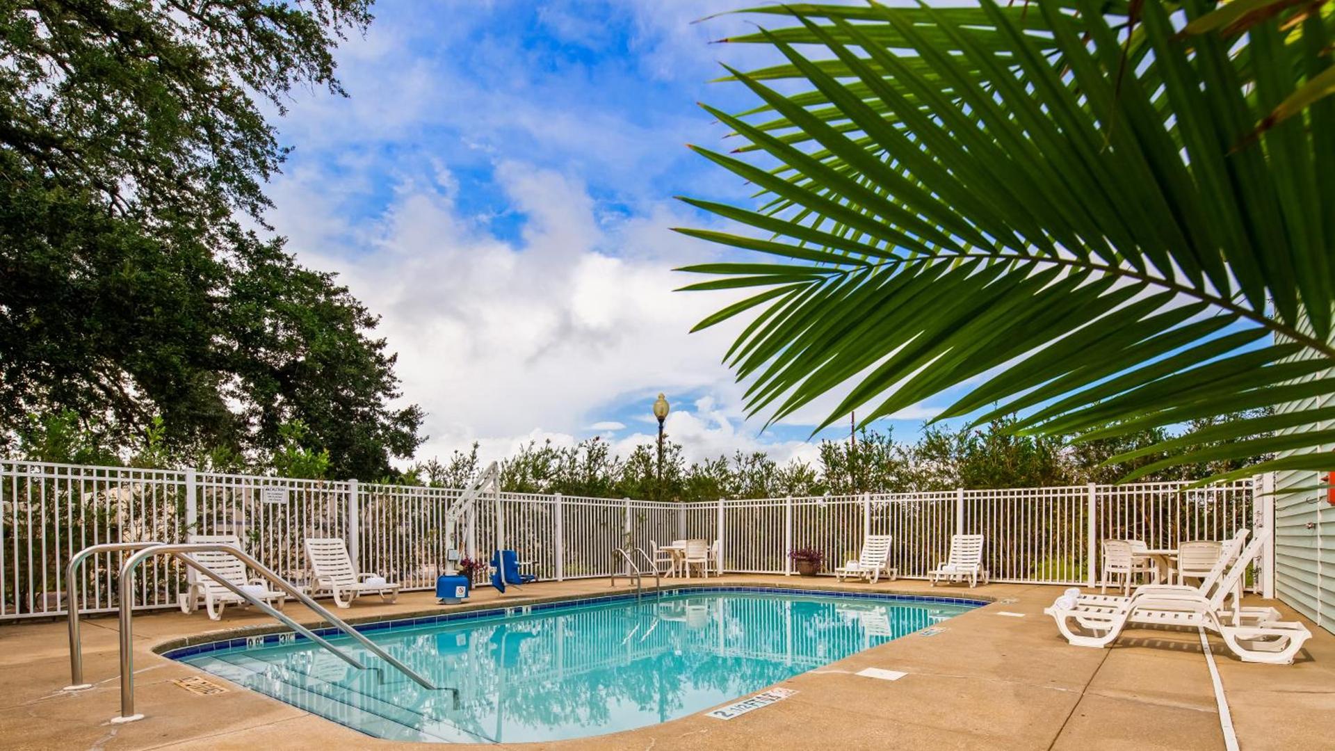 Key West Inn - Fairhope photo 4