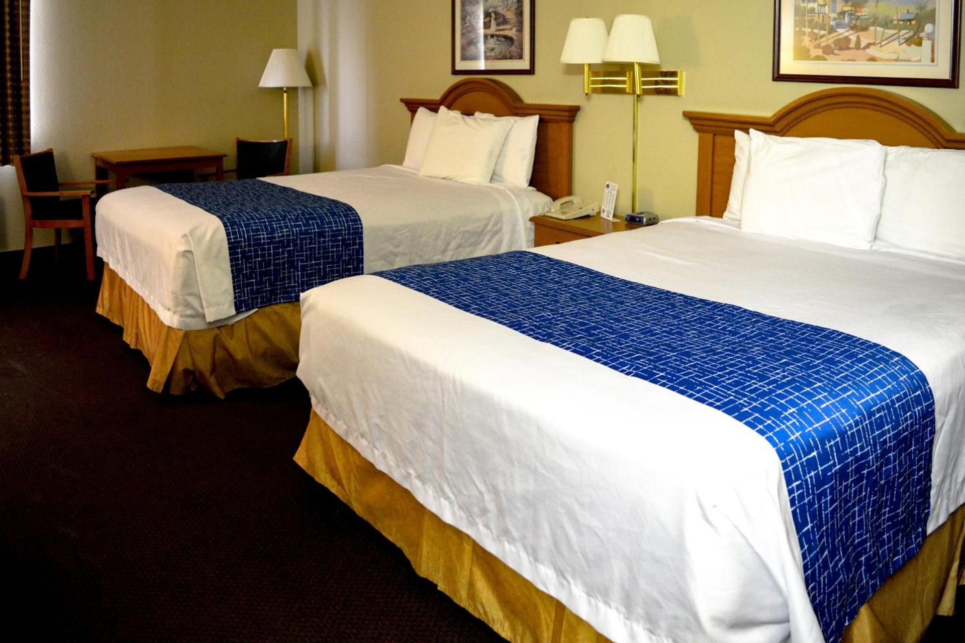 Travelodge by Wyndham St. Louis photo 19