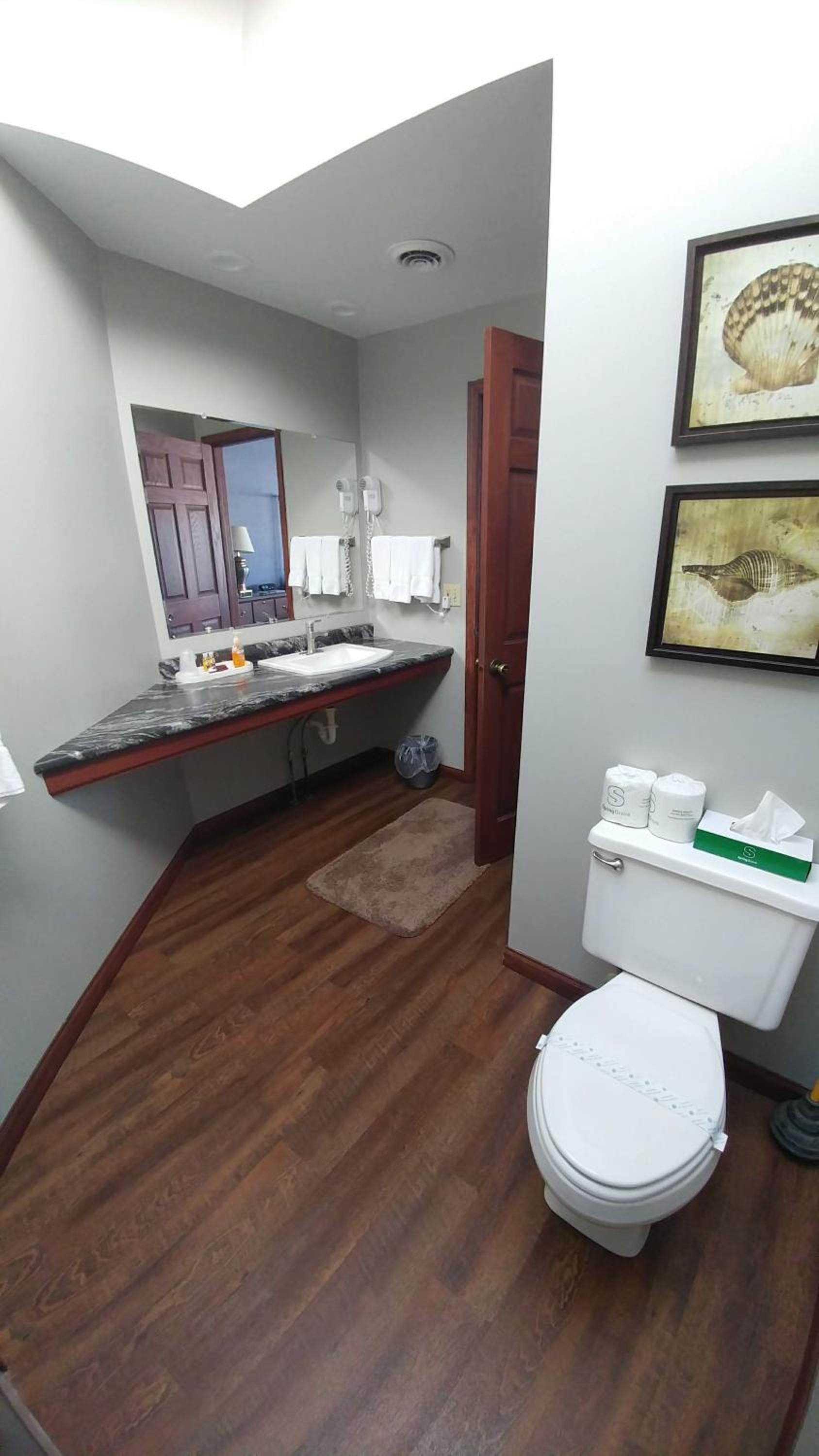 Snug Harbor Inn photo 87
