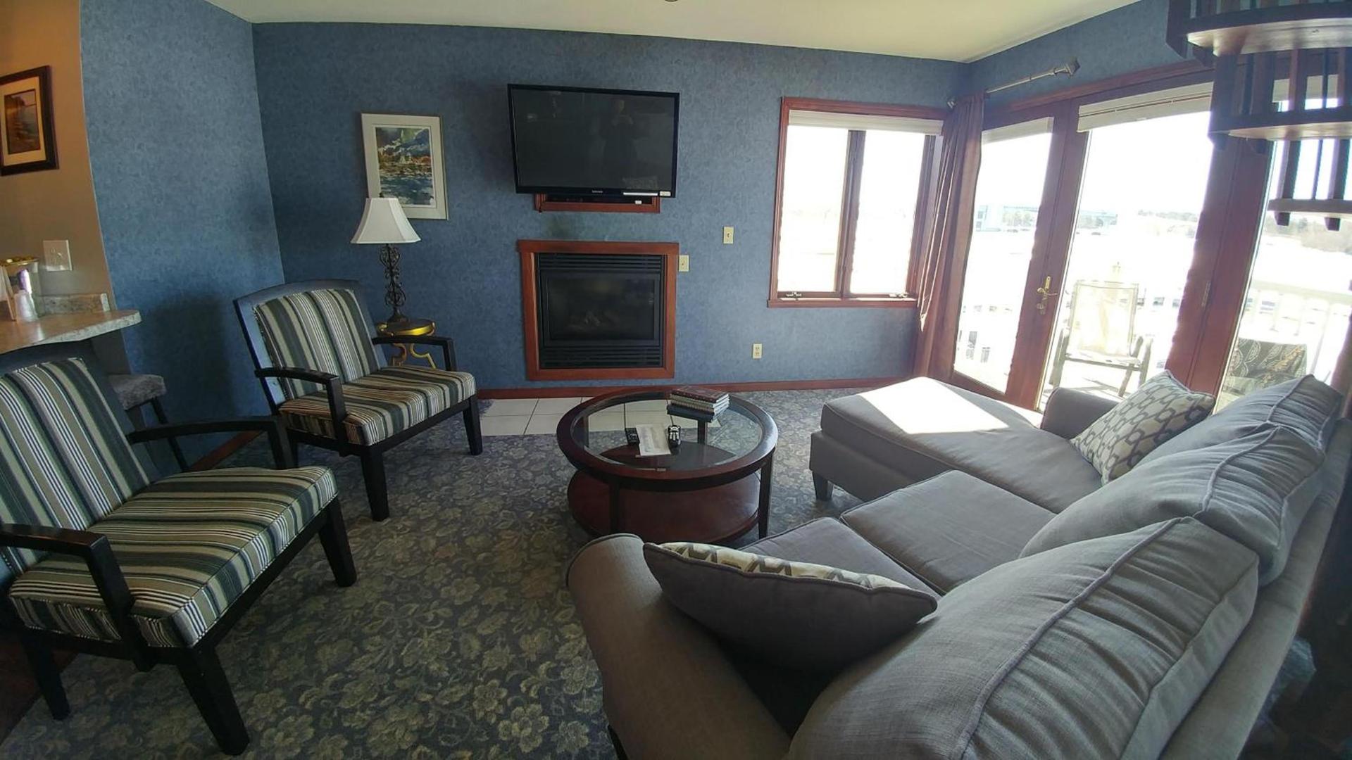 Snug Harbor Inn photo 84