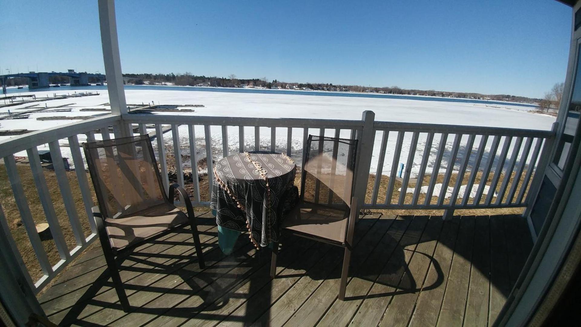Snug Harbor Inn photo 10