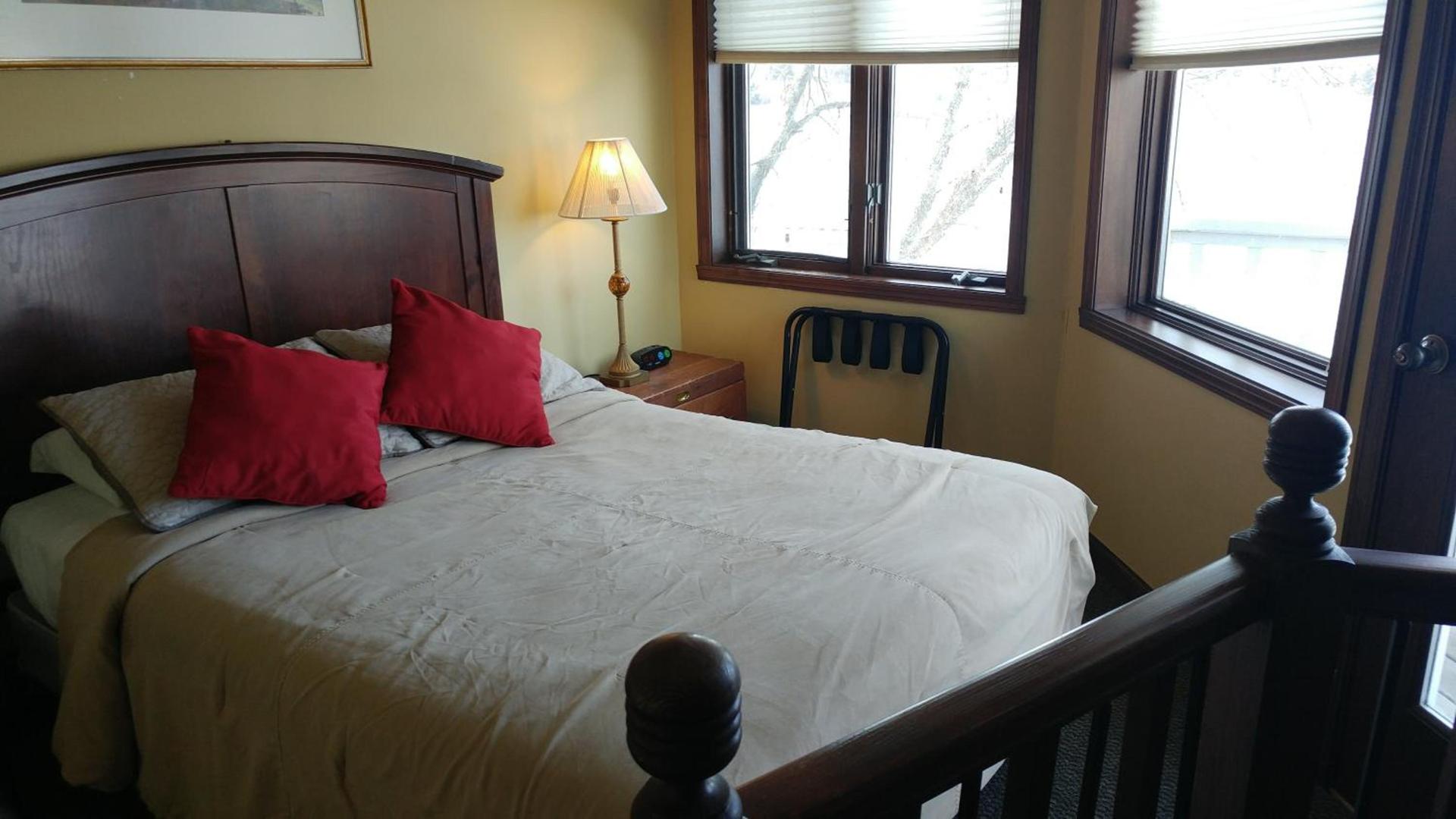 Snug Harbor Inn photo 52