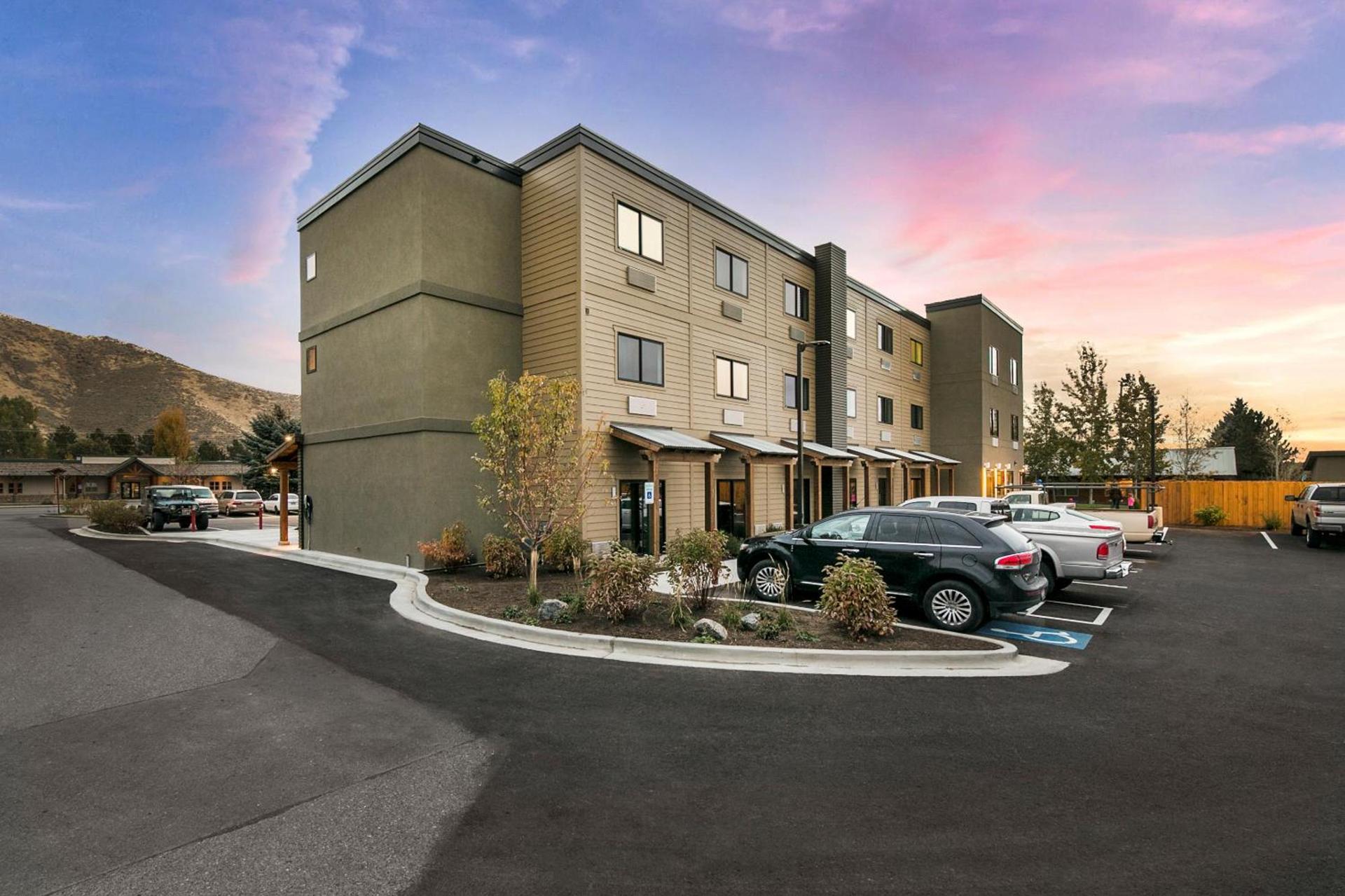 Silver Creek Hotel photo 37