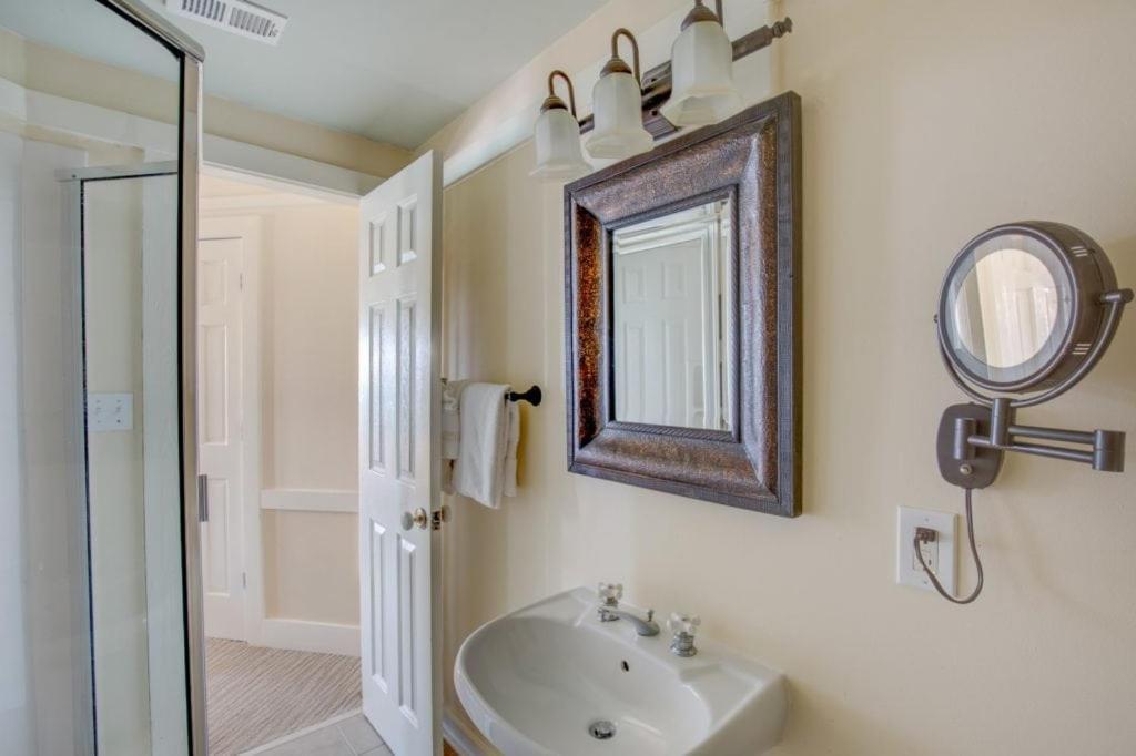 Henderson Park Inn photo 15