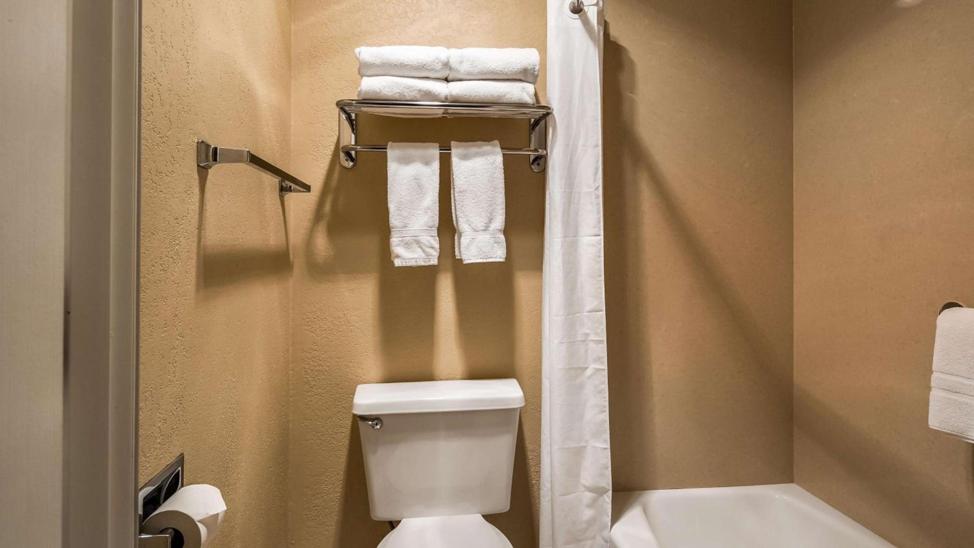 Best Western Salbasgeon Inn & Suites photo 38