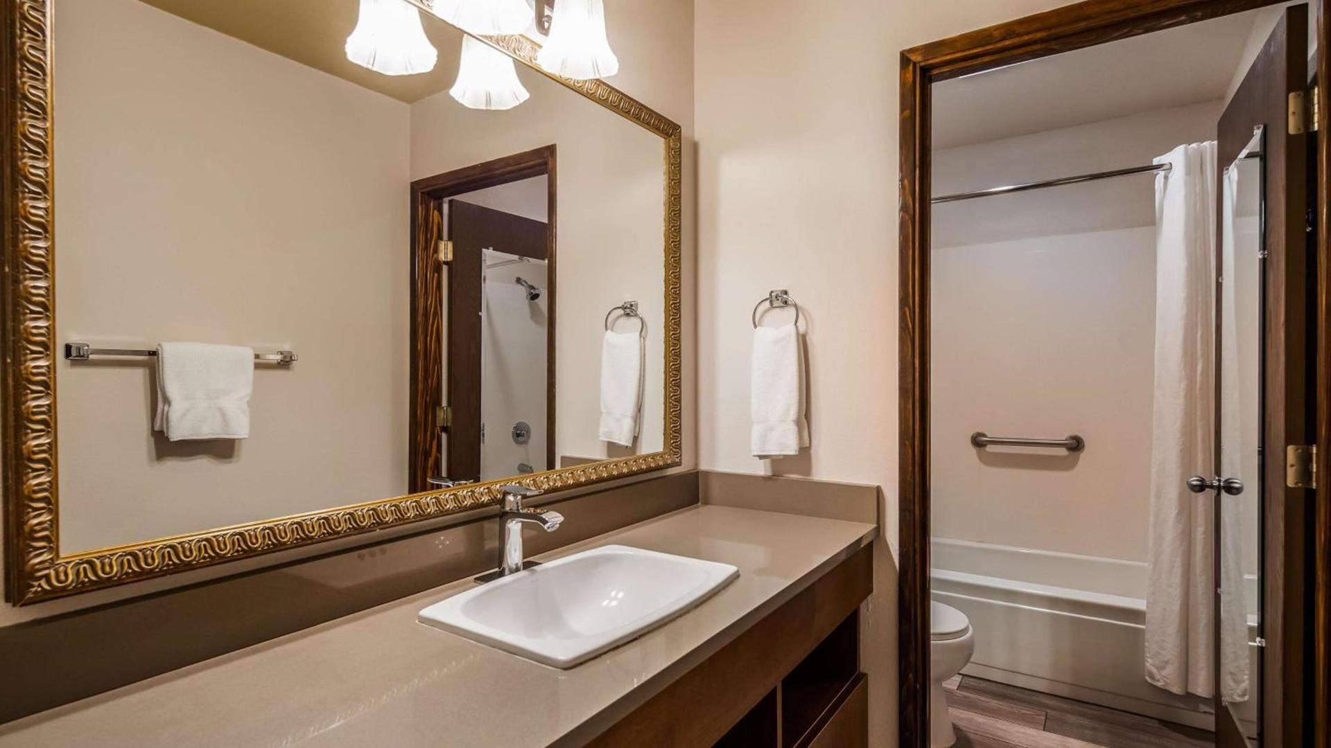 Best Western Salbasgeon Inn & Suites photo 39