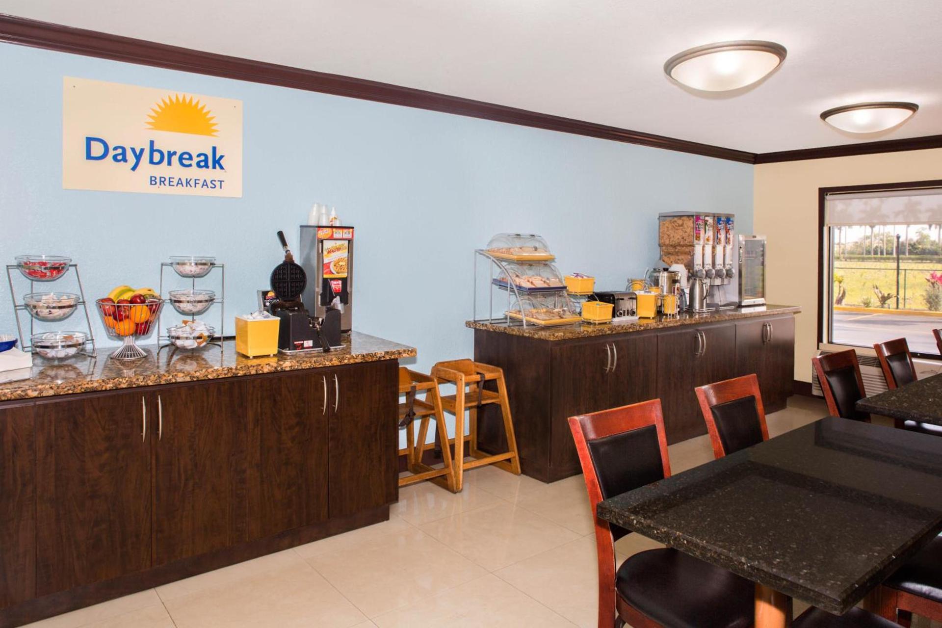 Days Inn by Wyndham Florida City photo 30