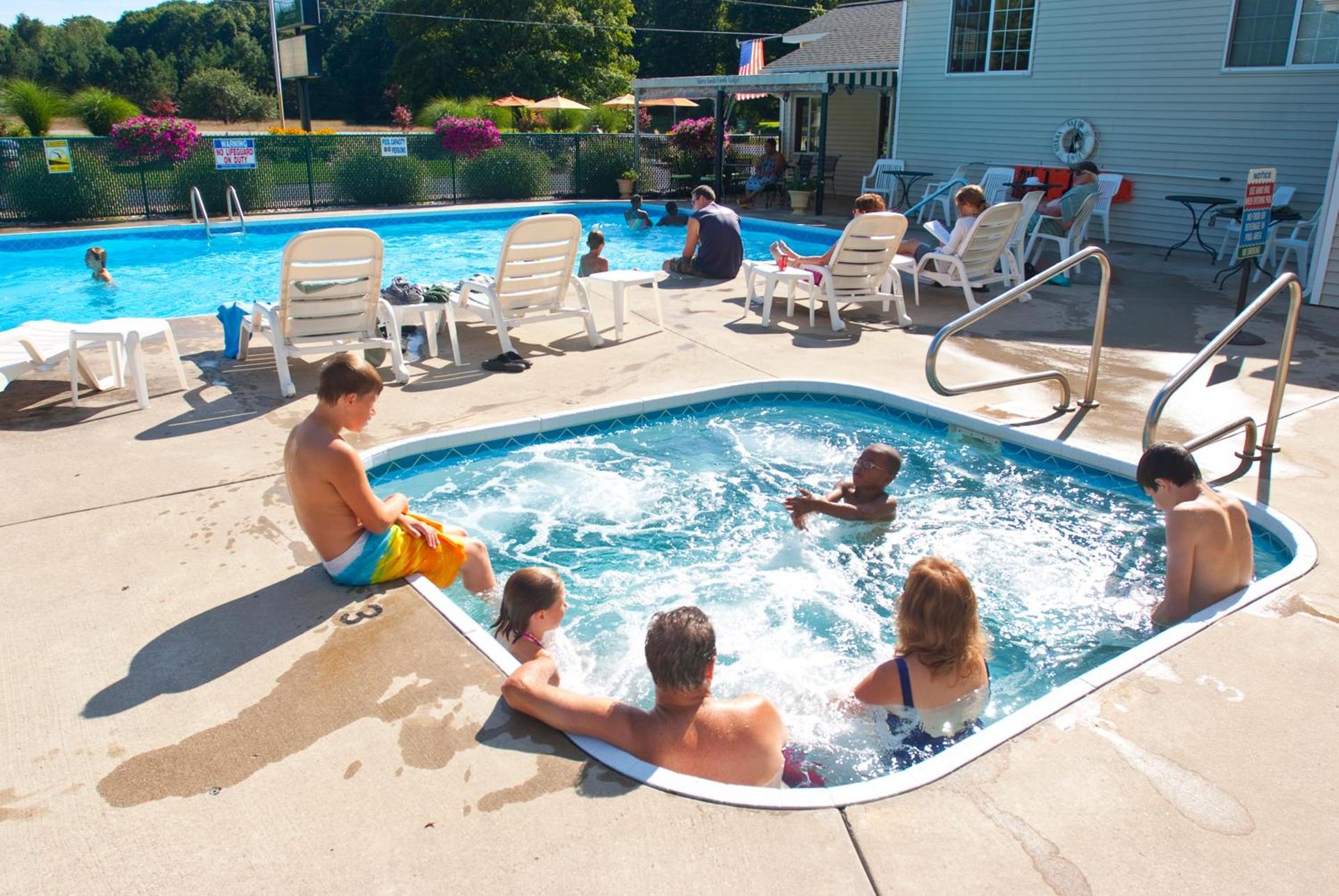 Sierra Sands Family Lodge photo 2