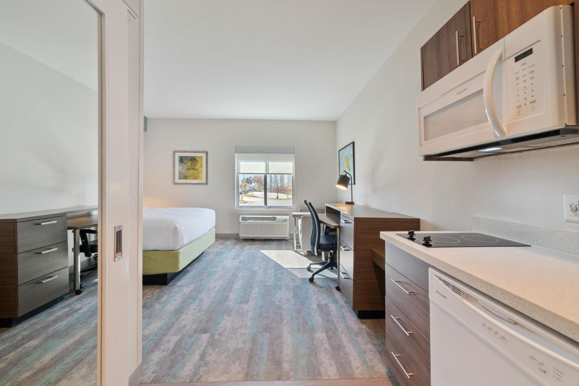 Extended Stay America Premier Suites - Greenville - Woodruff Road photo 39