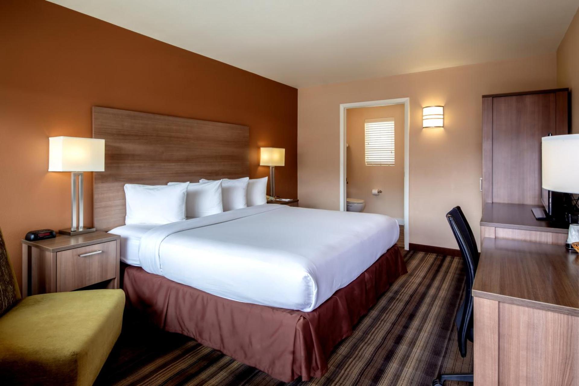 Boulder University Inn photo 2
